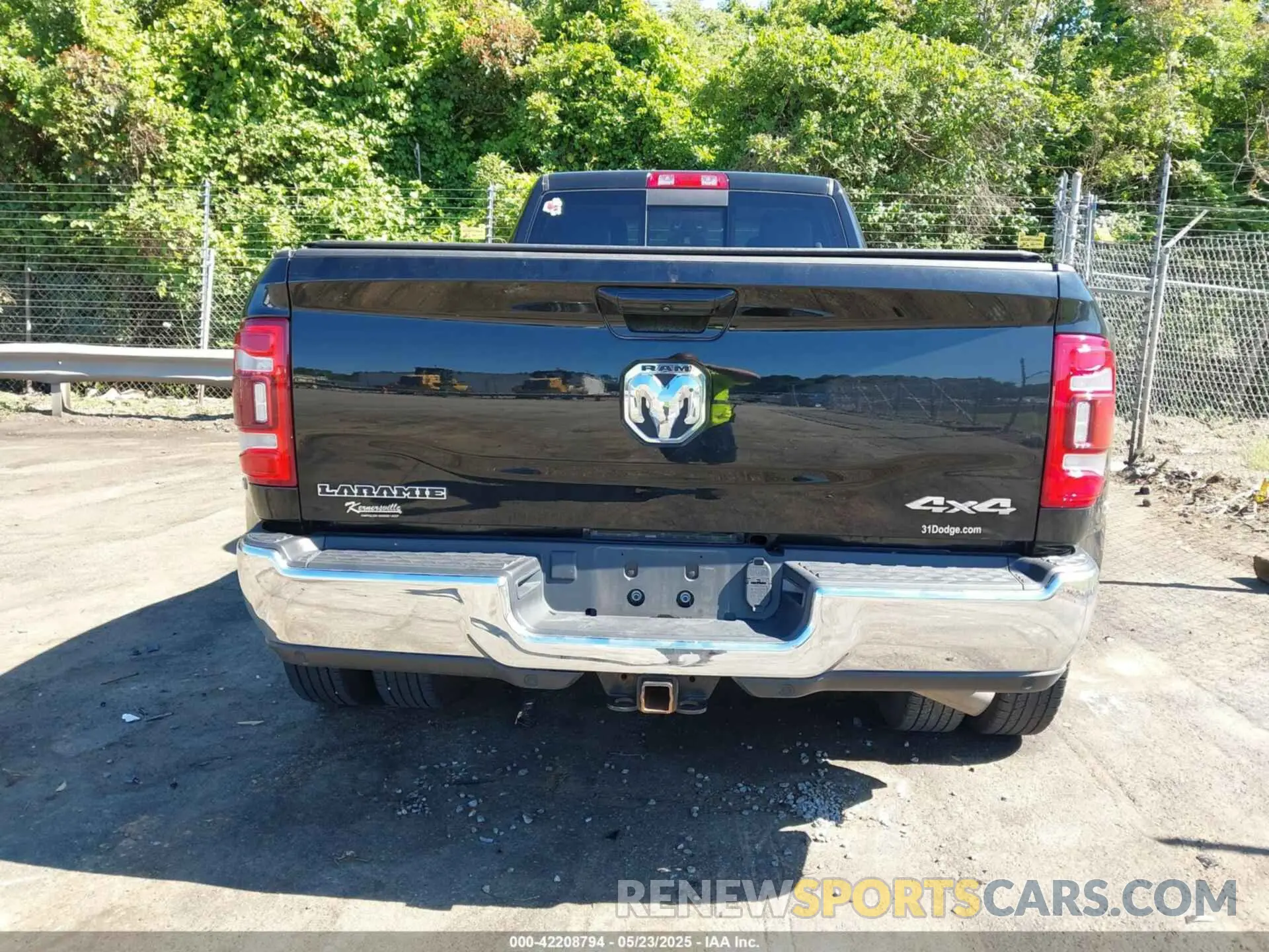 15 Photograph of a damaged car 3C63RRJL7PG521813 RAM 3500 2023