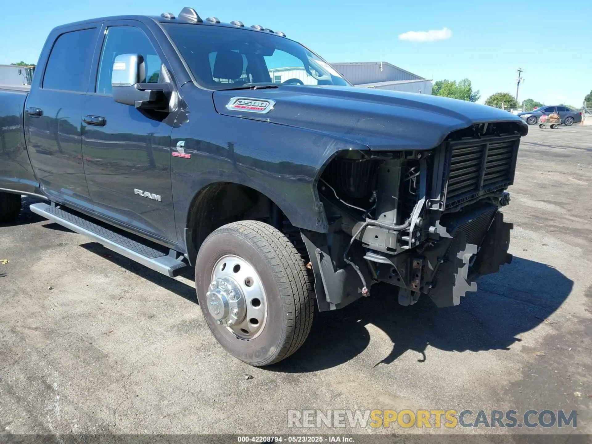 16 Photograph of a damaged car 3C63RRJL7PG521813 RAM 3500 2023
