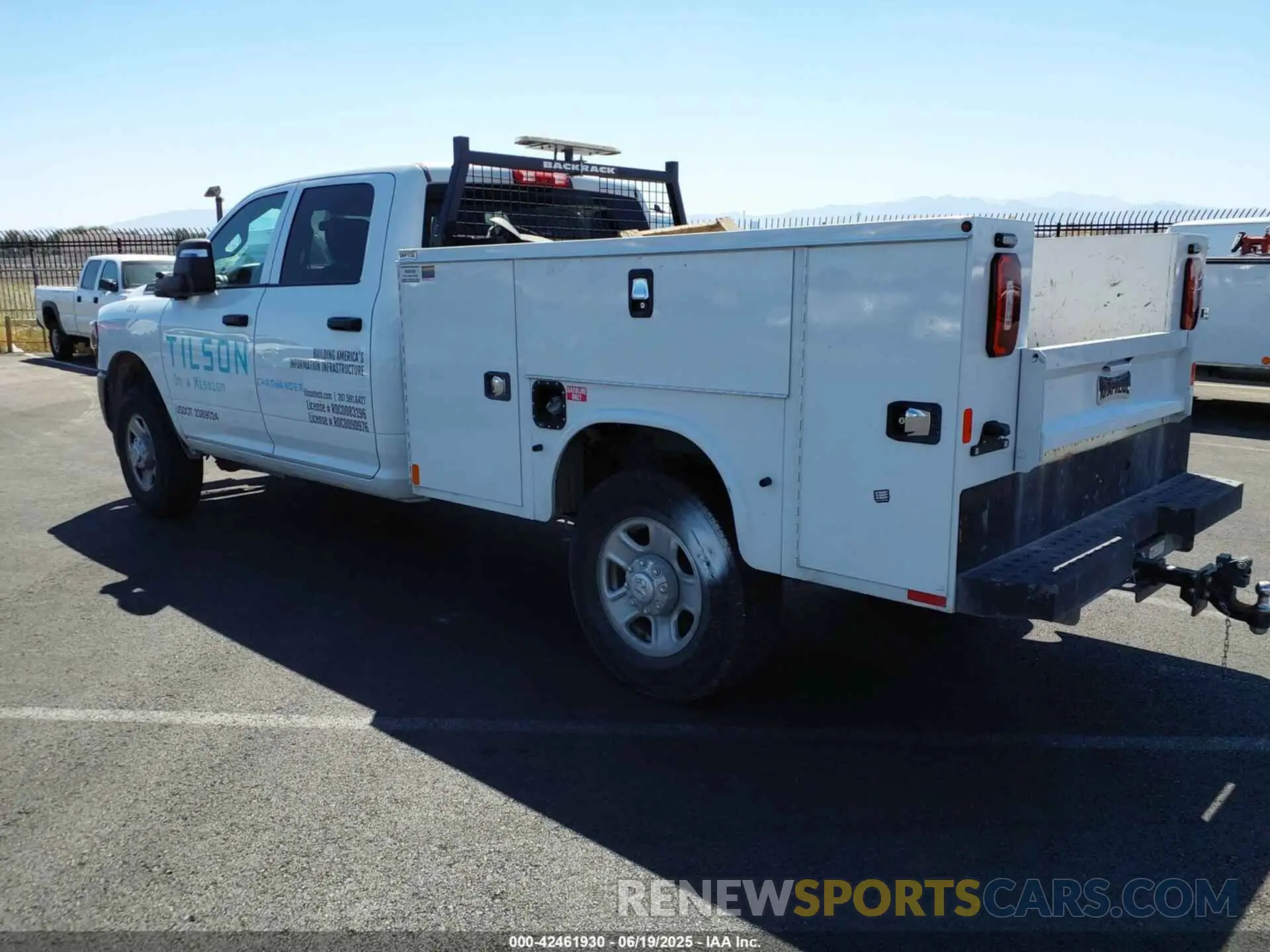 3 Photograph of a damaged car 3C7WR3GJ0PG520904 RAM 3500 2023