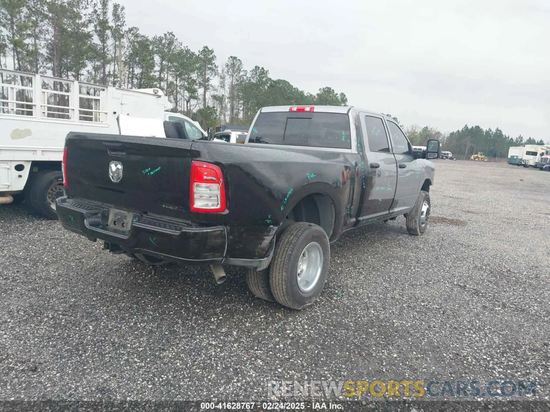 4 Photograph of a damaged car 3C63RRGJ4RG167127 RAM 3500 2024