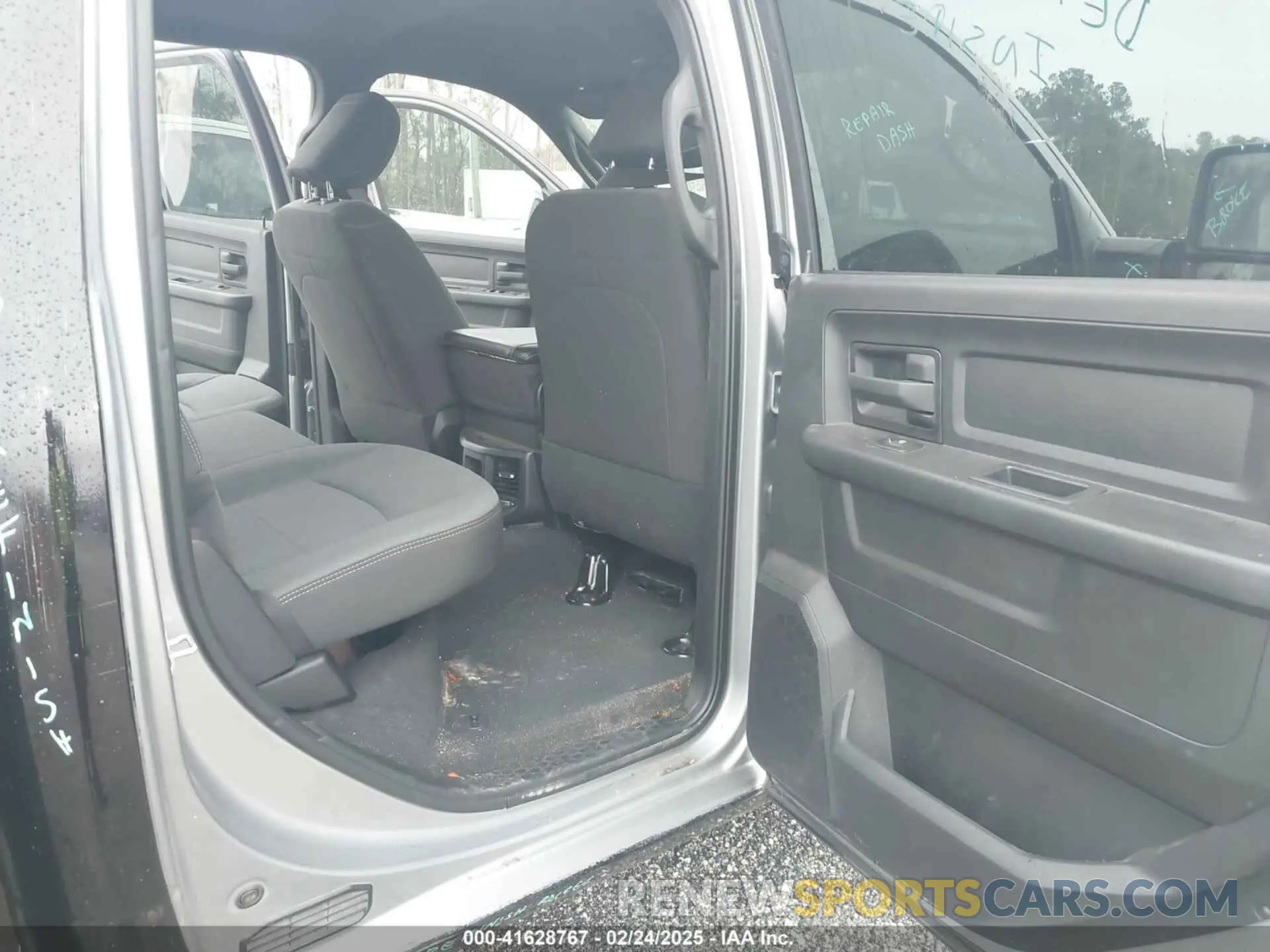 7 Photograph of a damaged car 3C63RRGJ4RG167127 RAM 3500 2024