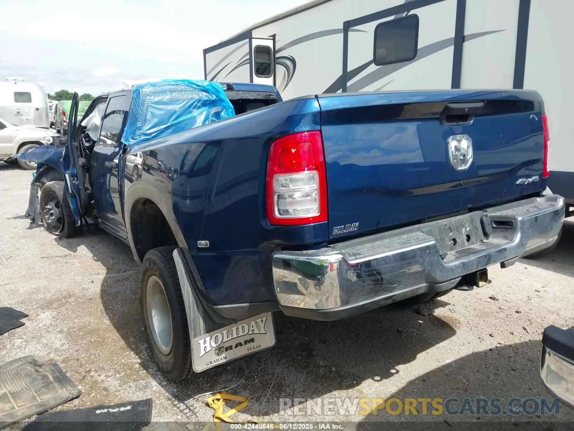 3 Photograph of a damaged car 3C63RRGL3RG339617 RAM 3500 2024