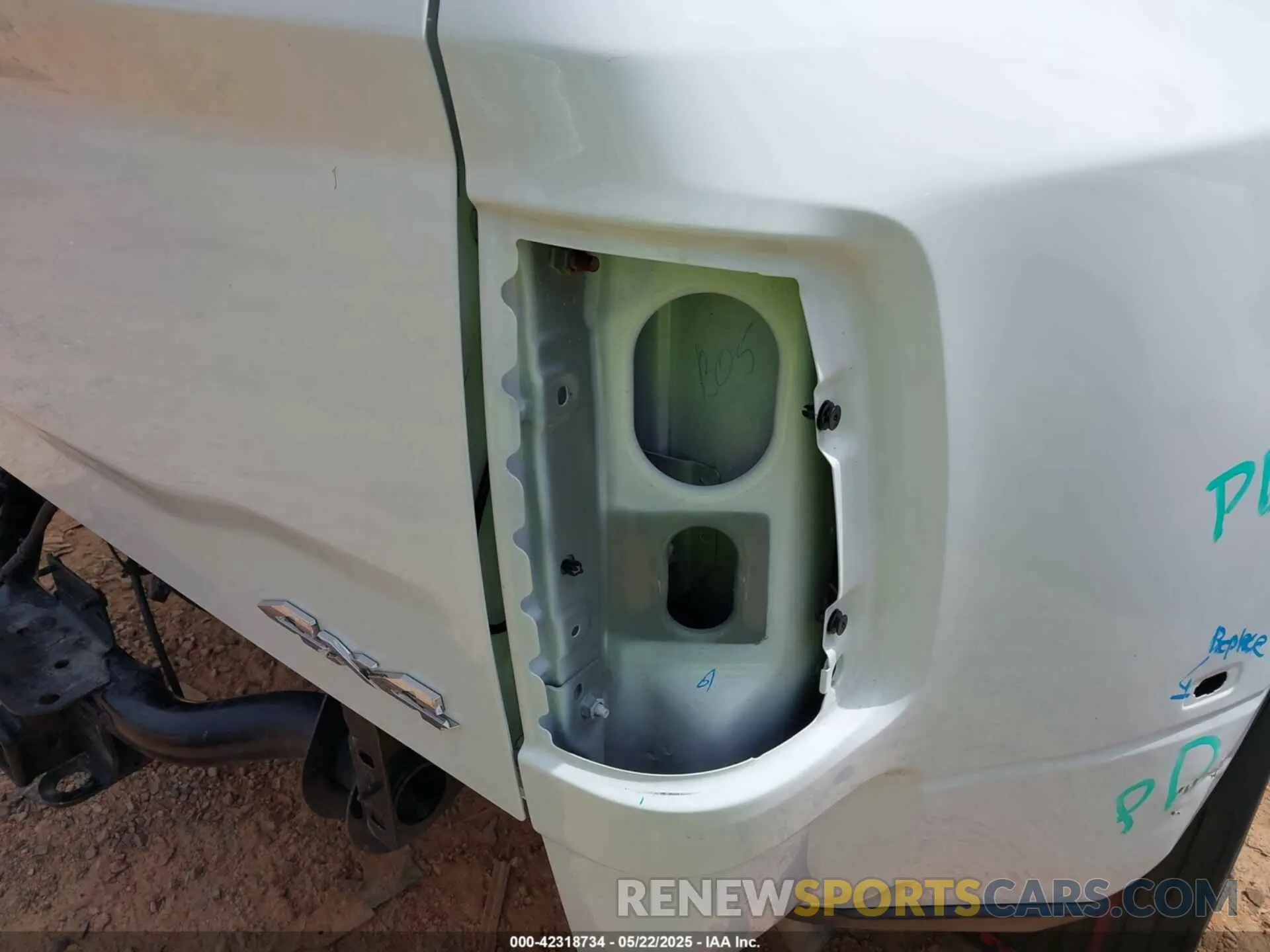 20 Photograph of a damaged car 3C63RRGL6RG307826 RAM 3500 2024
