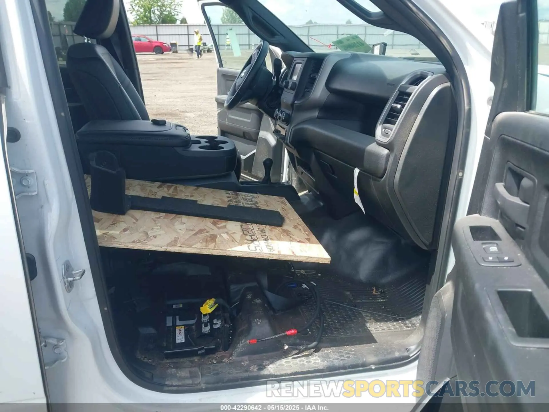18 Photograph of a damaged car 3C63RRGL7RG339801 RAM 3500 2024