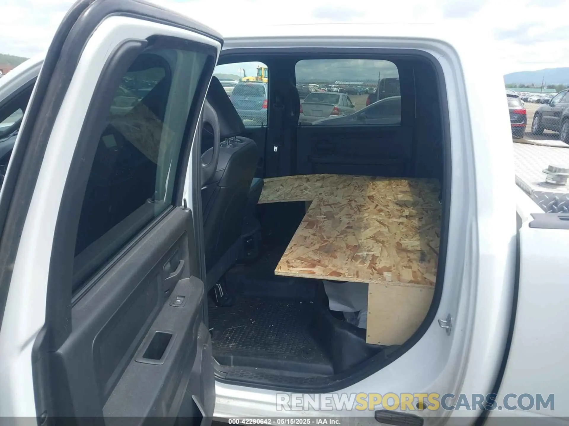 7 Photograph of a damaged car 3C63RRGL7RG339801 RAM 3500 2024