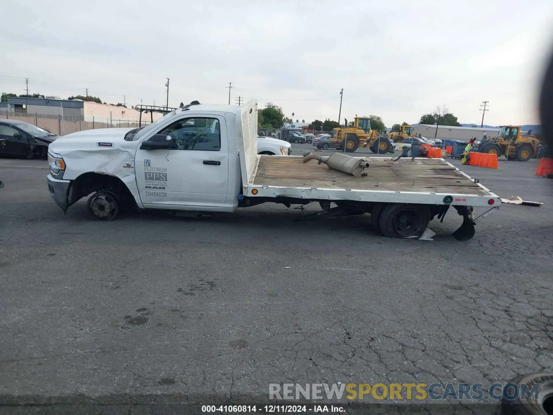 14 Photograph of a damaged car 3C7WRSBL7KG663327 RAM 3500 CHASSIS 2019