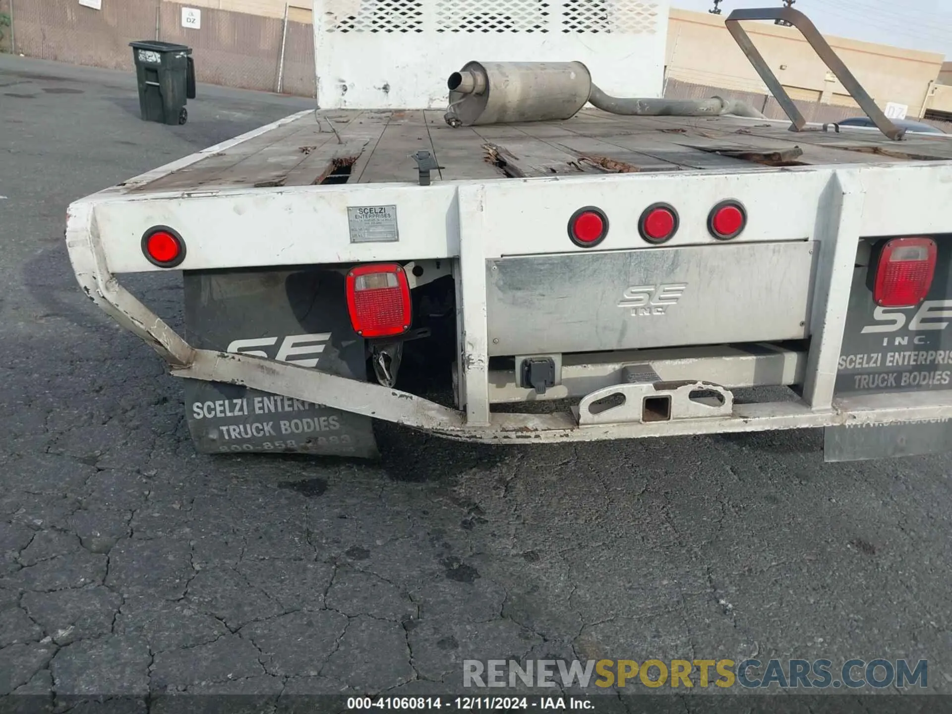 16 Photograph of a damaged car 3C7WRSBL7KG663327 RAM 3500 CHASSIS 2019