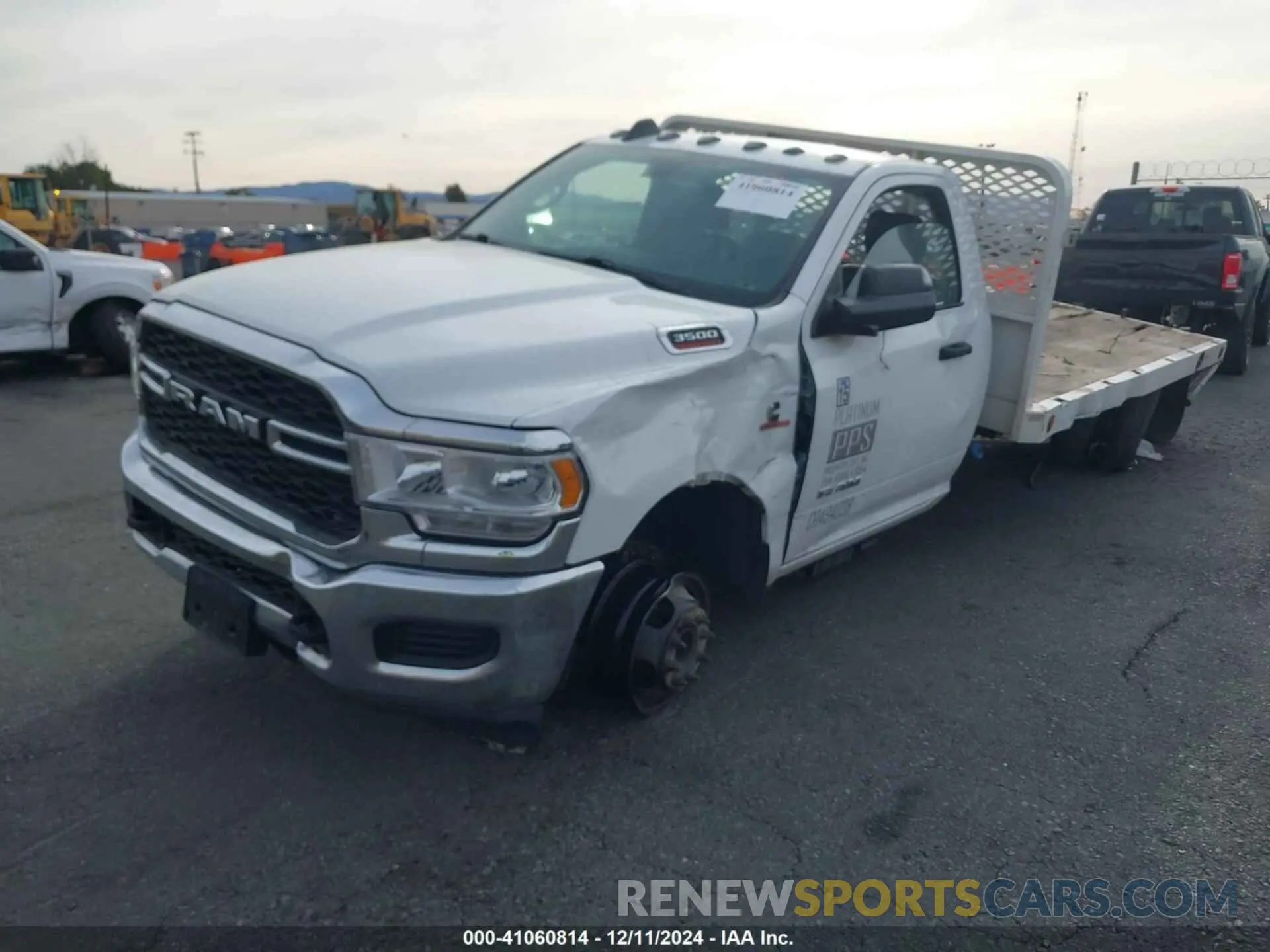 2 Photograph of a damaged car 3C7WRSBL7KG663327 RAM 3500 CHASSIS 2019