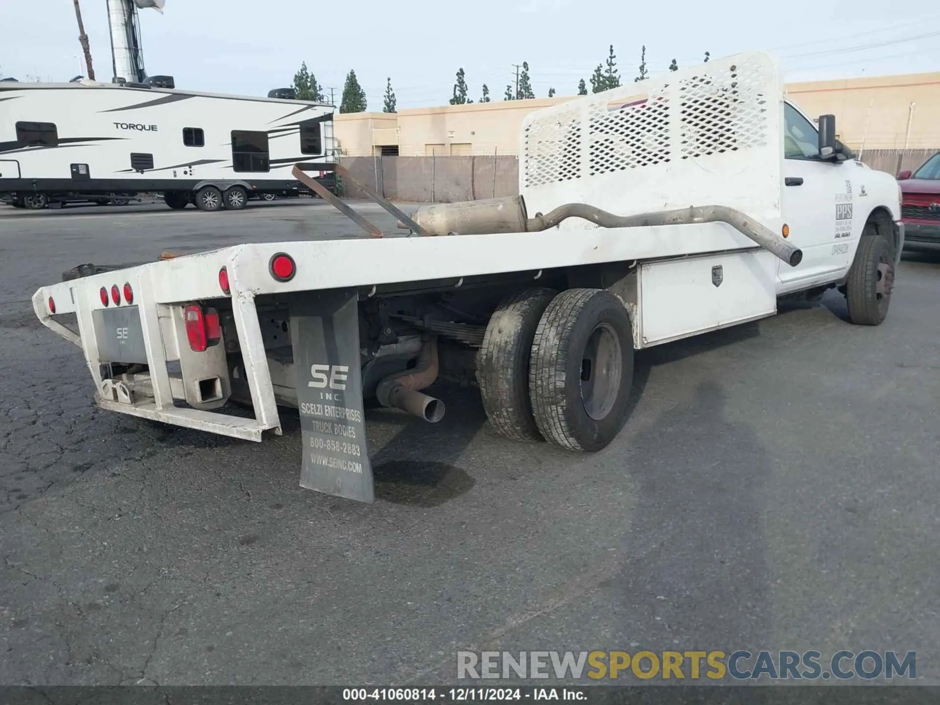 4 Photograph of a damaged car 3C7WRSBL7KG663327 RAM 3500 CHASSIS 2019