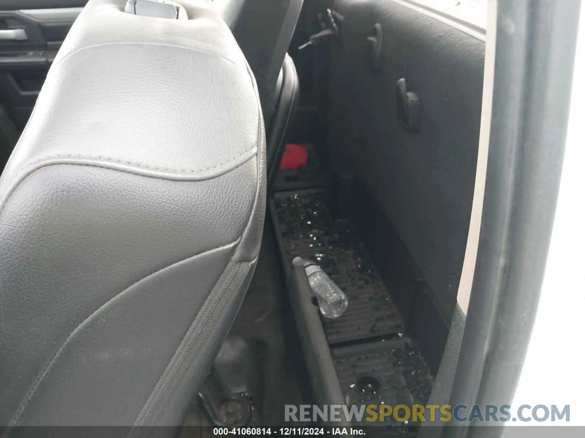 7 Photograph of a damaged car 3C7WRSBL7KG663327 RAM 3500 CHASSIS 2019