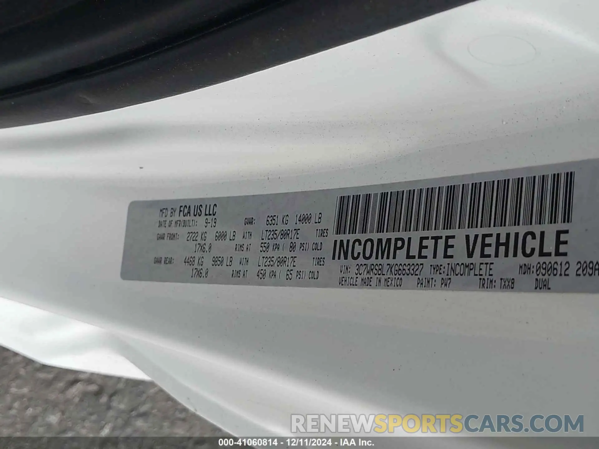 8 Photograph of a damaged car 3C7WRSBL7KG663327 RAM 3500 CHASSIS 2019