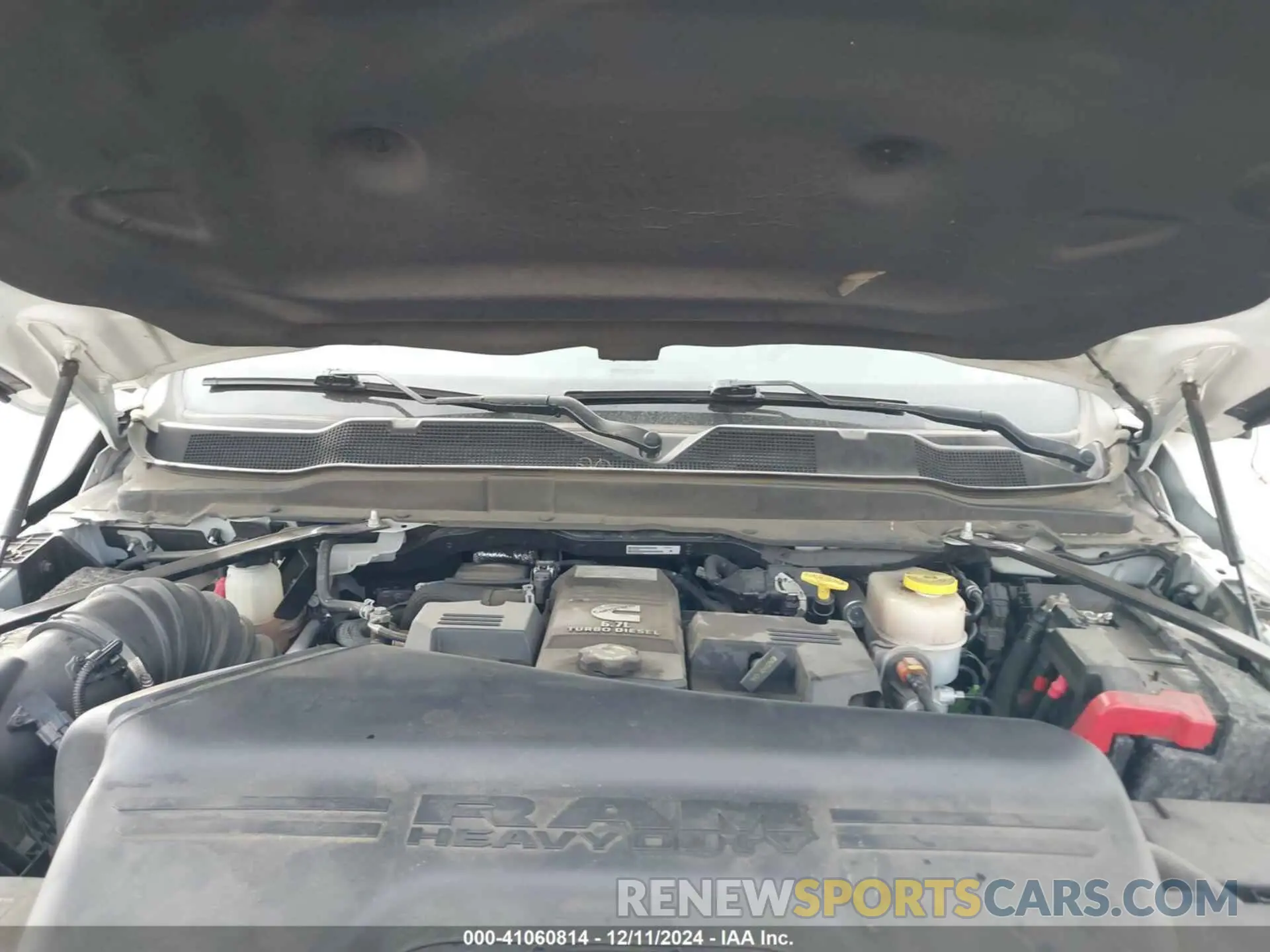 9 Photograph of a damaged car 3C7WRSBL7KG663327 RAM 3500 CHASSIS 2019