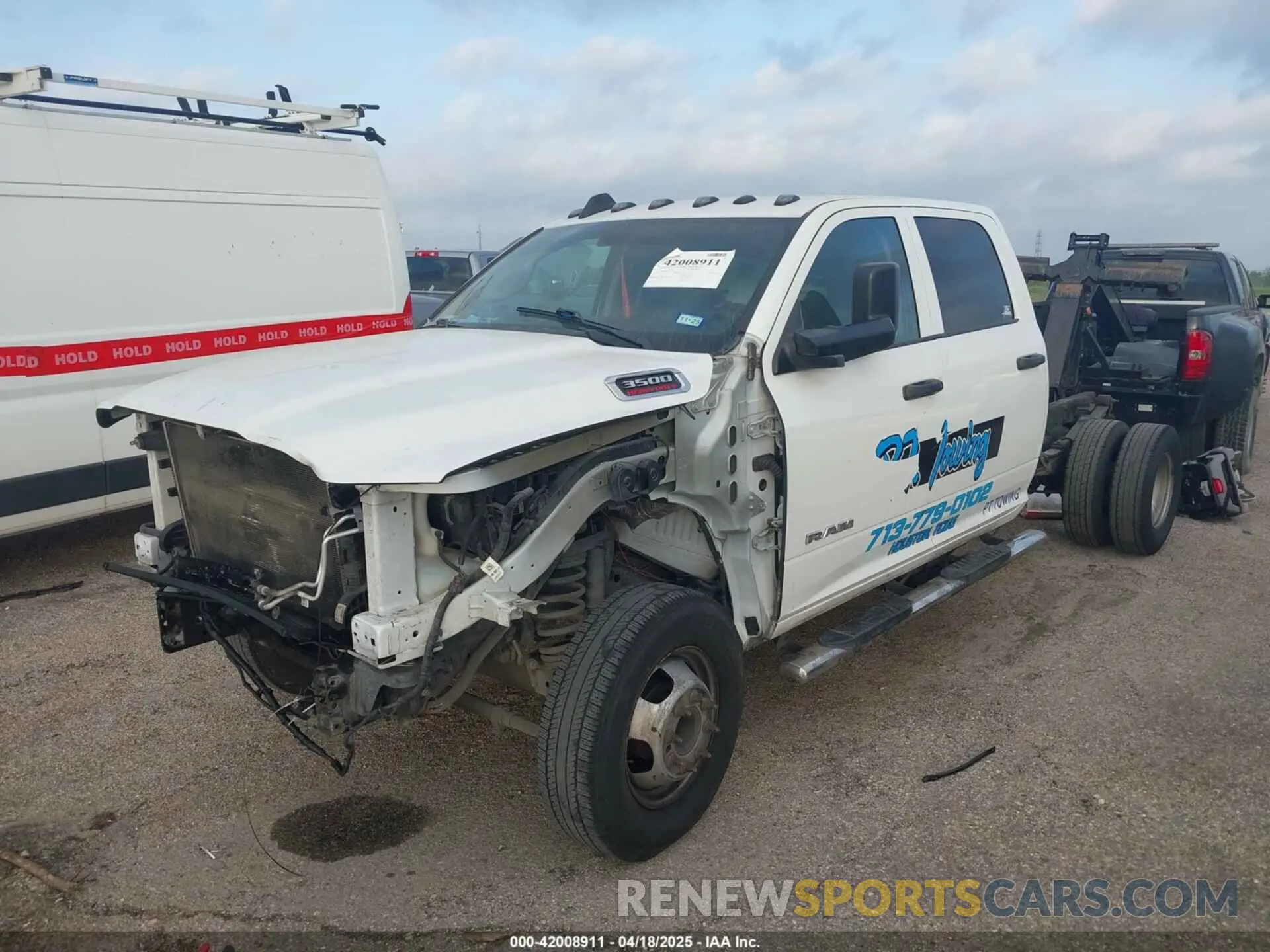11 Photograph of a damaged car 3C7WRSCL0KG665208 RAM 3500 CHASSIS 2019