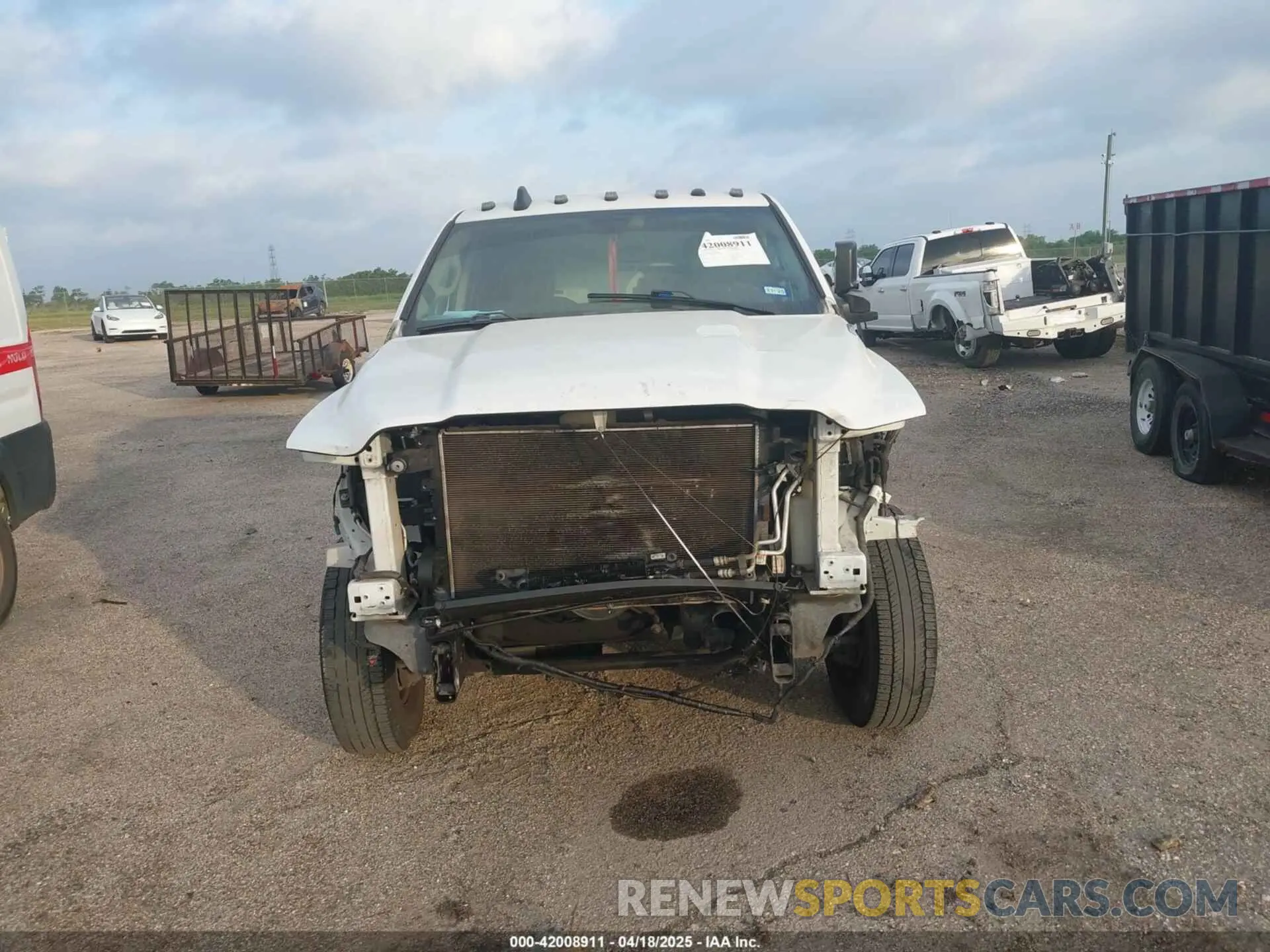 12 Photograph of a damaged car 3C7WRSCL0KG665208 RAM 3500 CHASSIS 2019