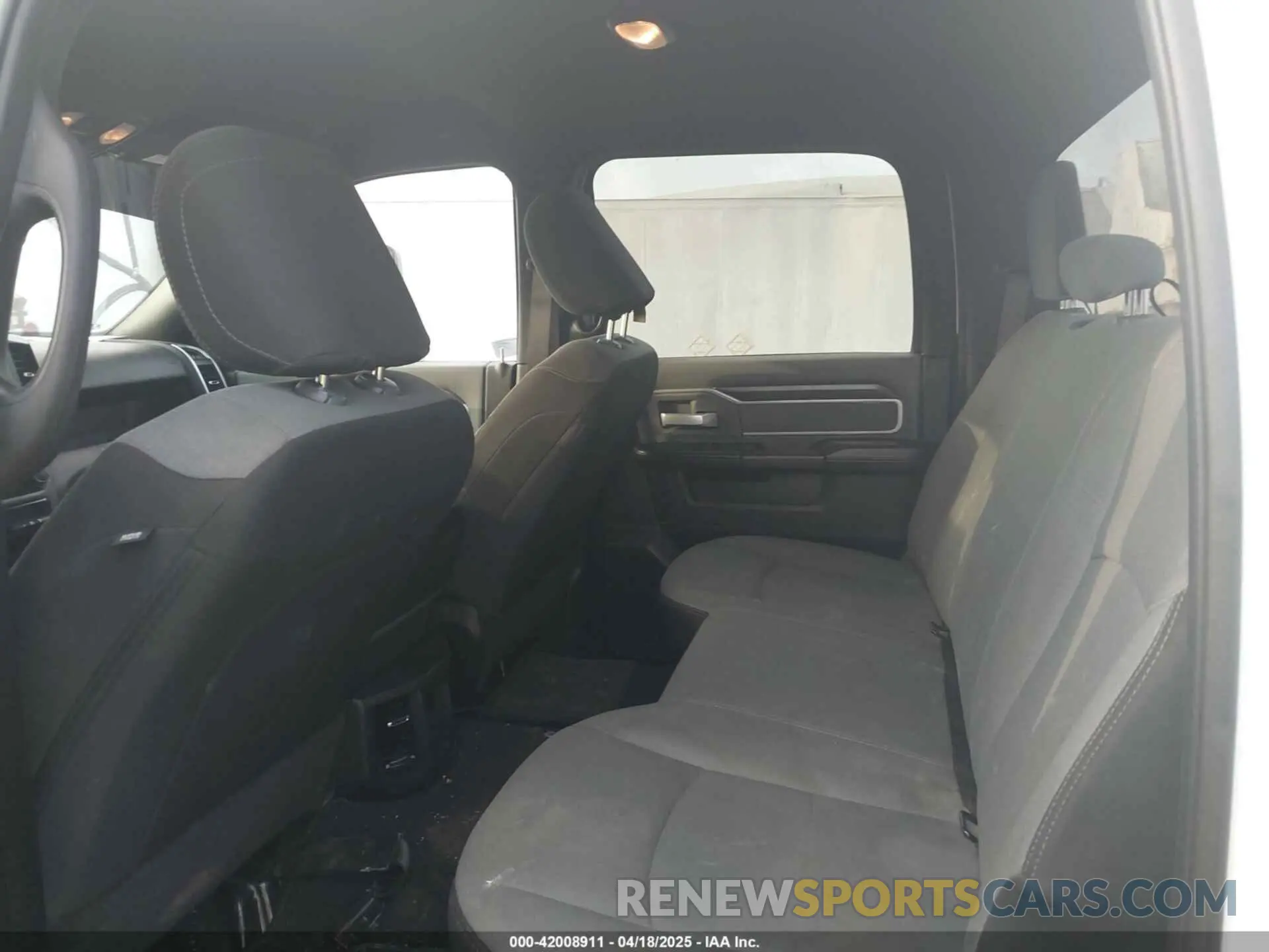 7 Photograph of a damaged car 3C7WRSCL0KG665208 RAM 3500 CHASSIS 2019