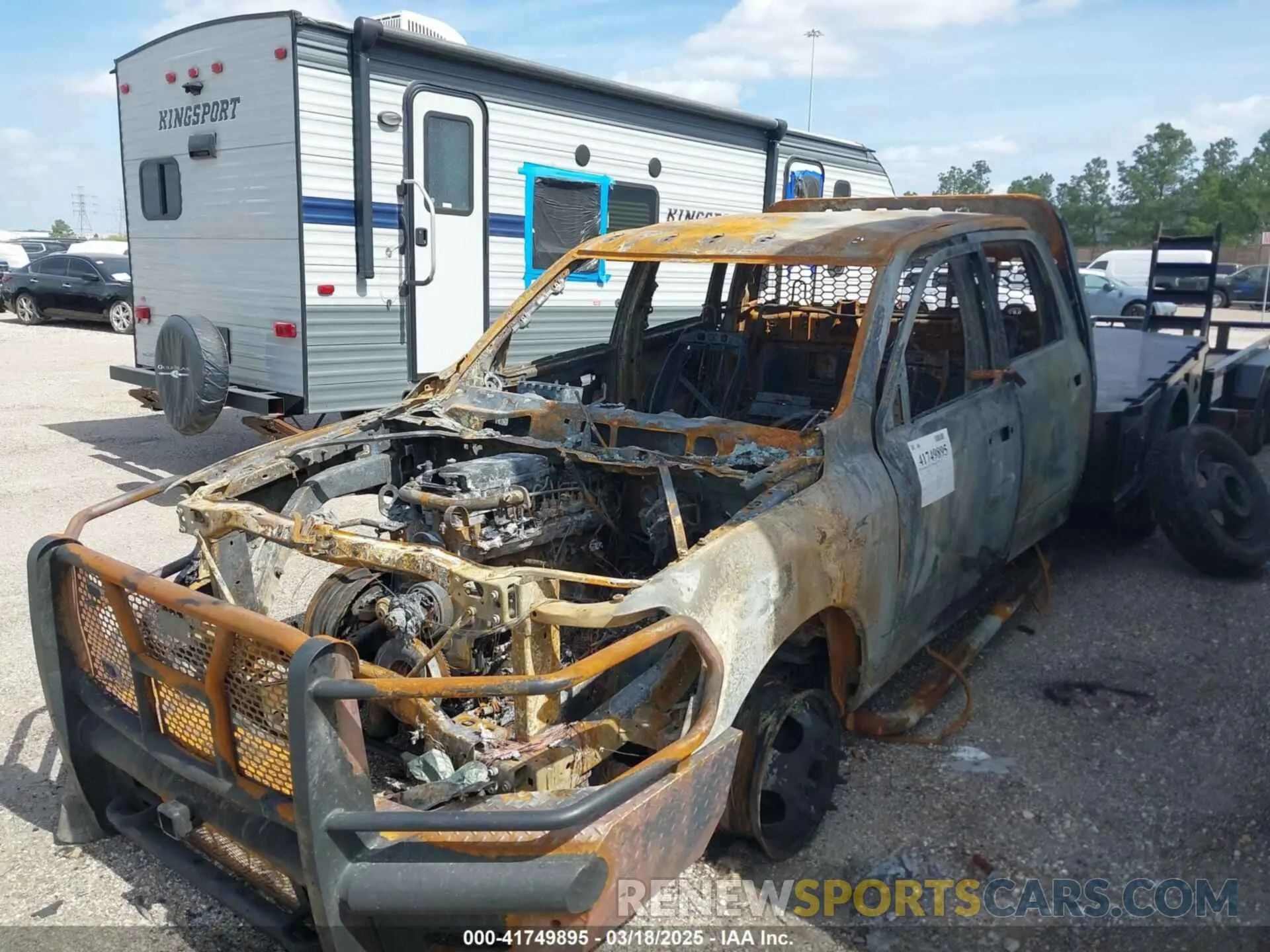 2 Photograph of a damaged car 3C7WRTCL4KG620634 RAM 3500 CHASSIS 2019