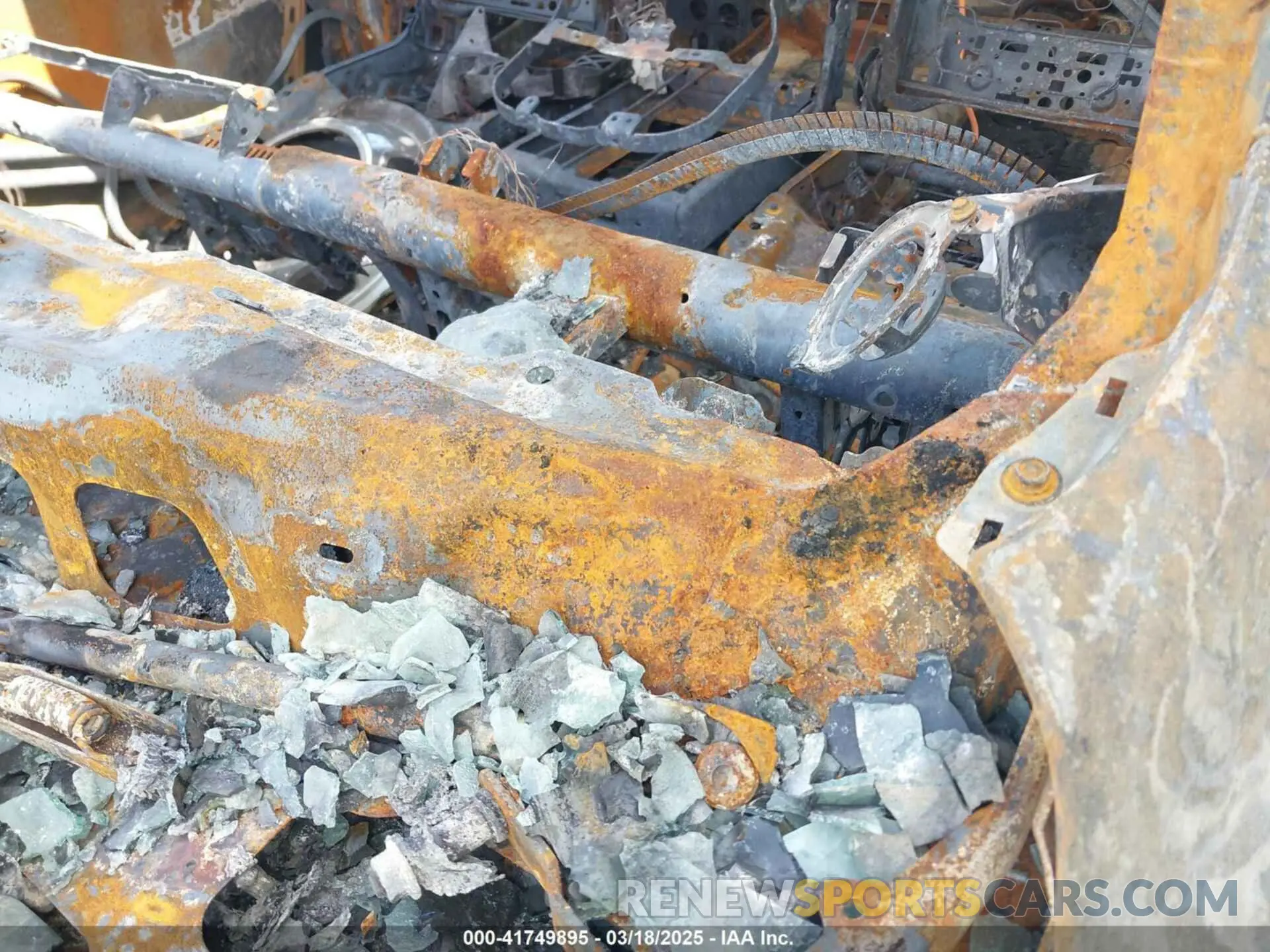9 Photograph of a damaged car 3C7WRTCL4KG620634 RAM 3500 CHASSIS 2019