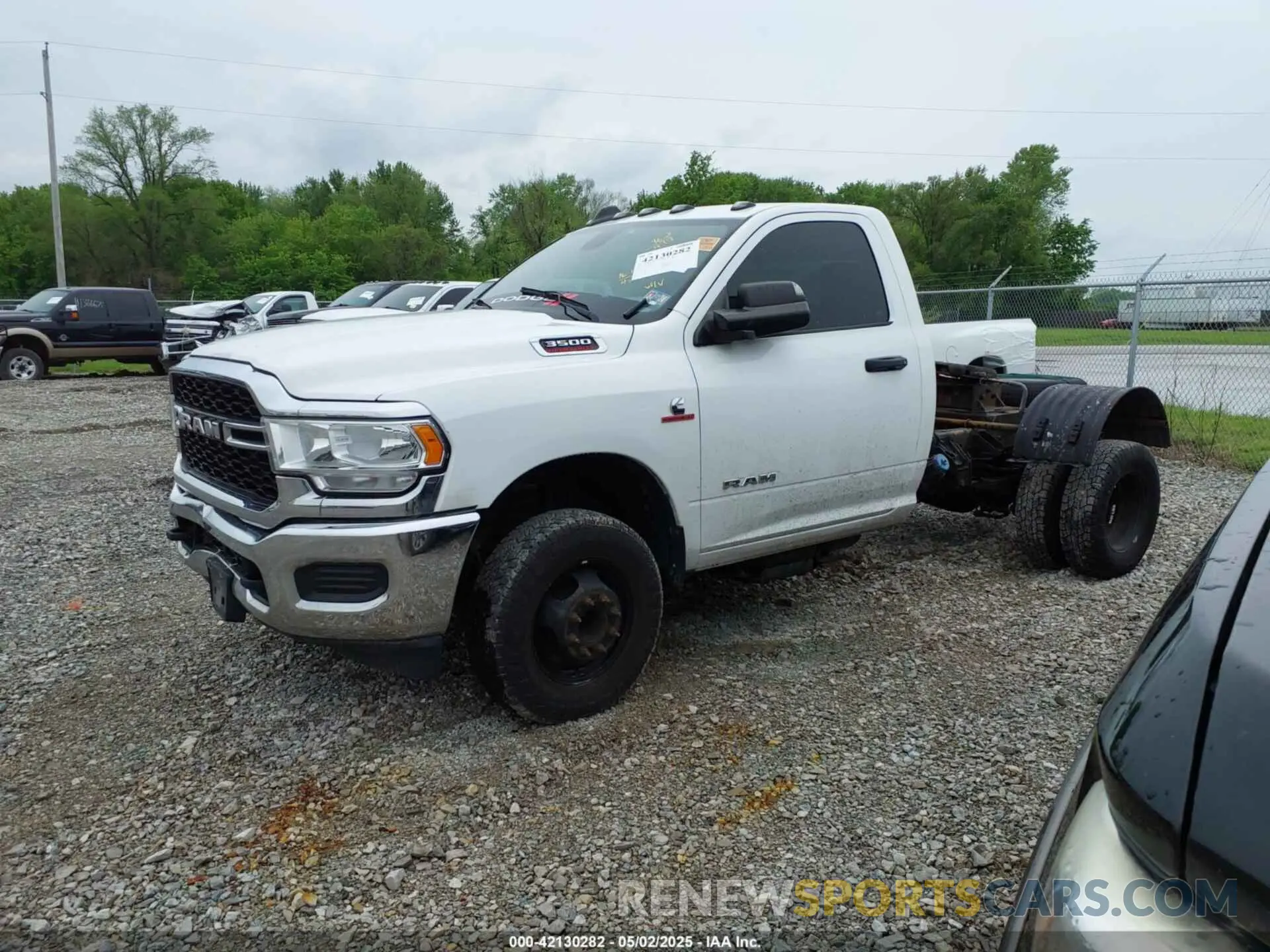16 Photograph of a damaged car 3C7WRTAL2LG225758 RAM 3500 CHASSIS 2020