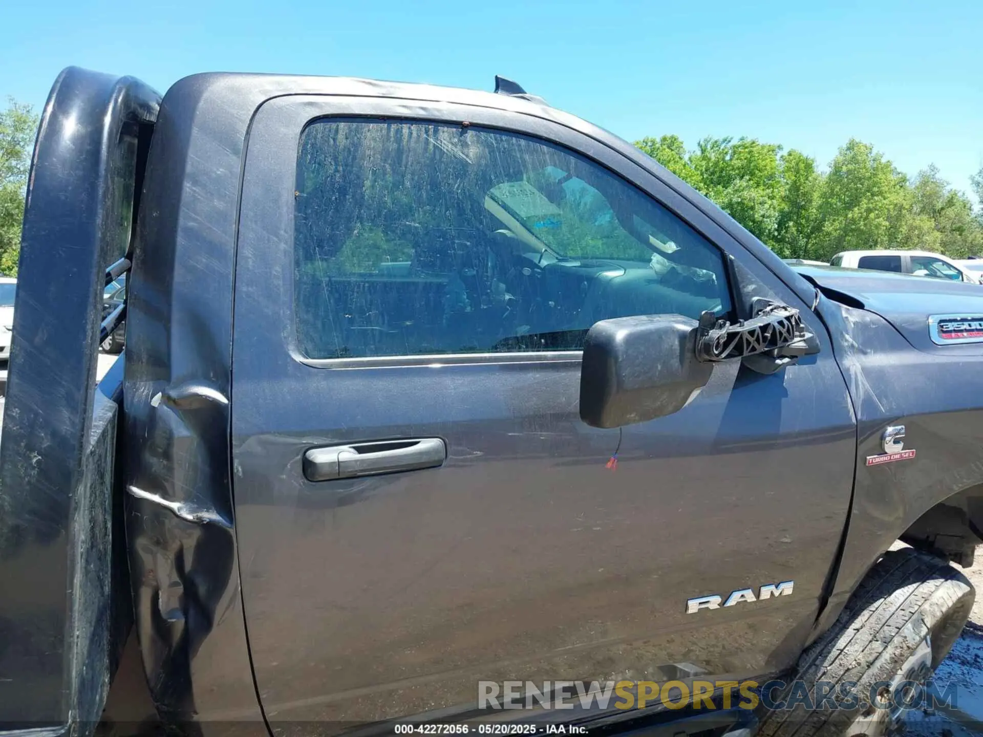 11 Photograph of a damaged car 3C7WRTAL3LG295575 RAM 3500 CHASSIS 2020