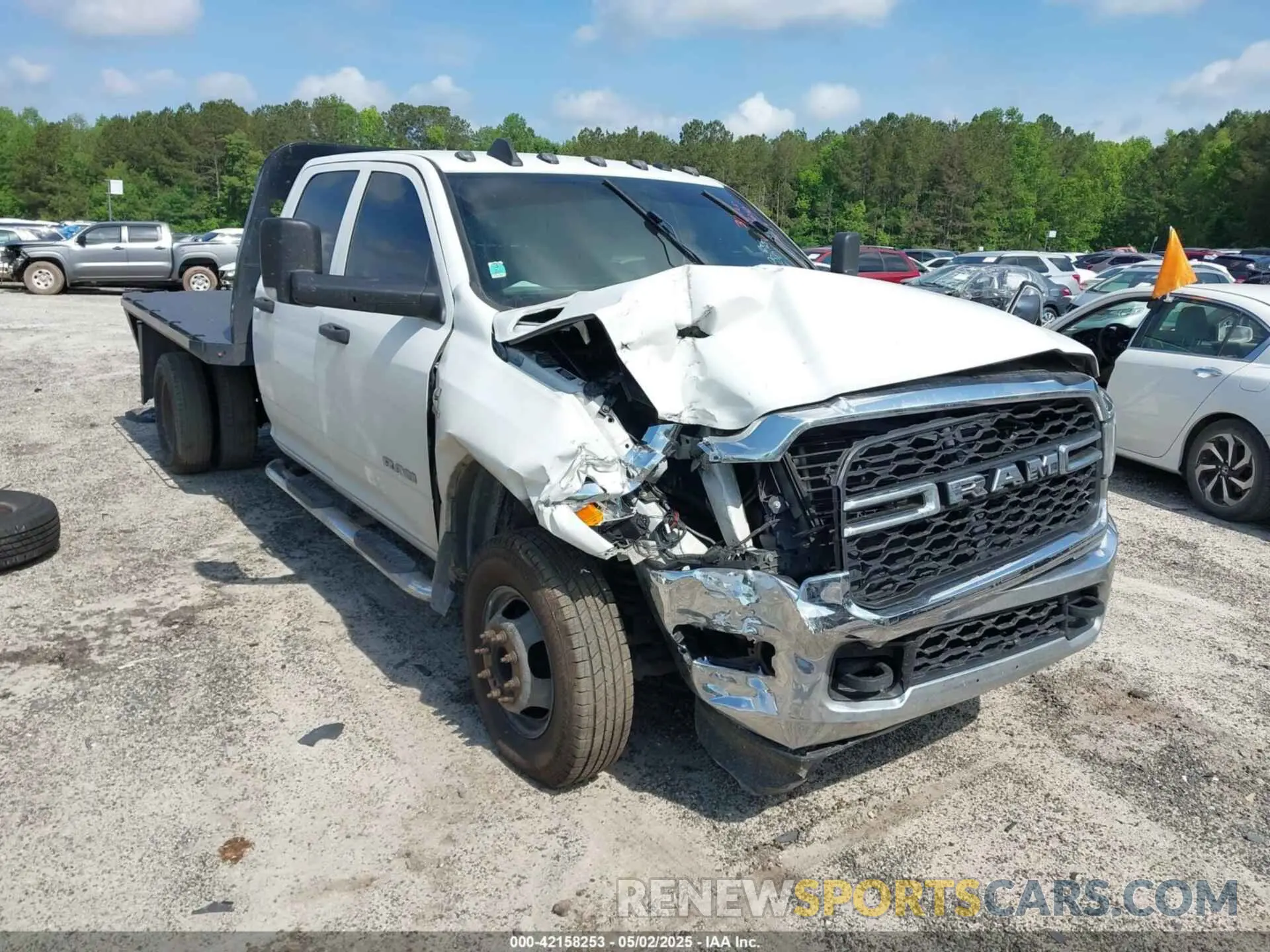 6 Photograph of a damaged car 3C7WRTCL4LG199810 RAM 3500 CHASSIS 2020