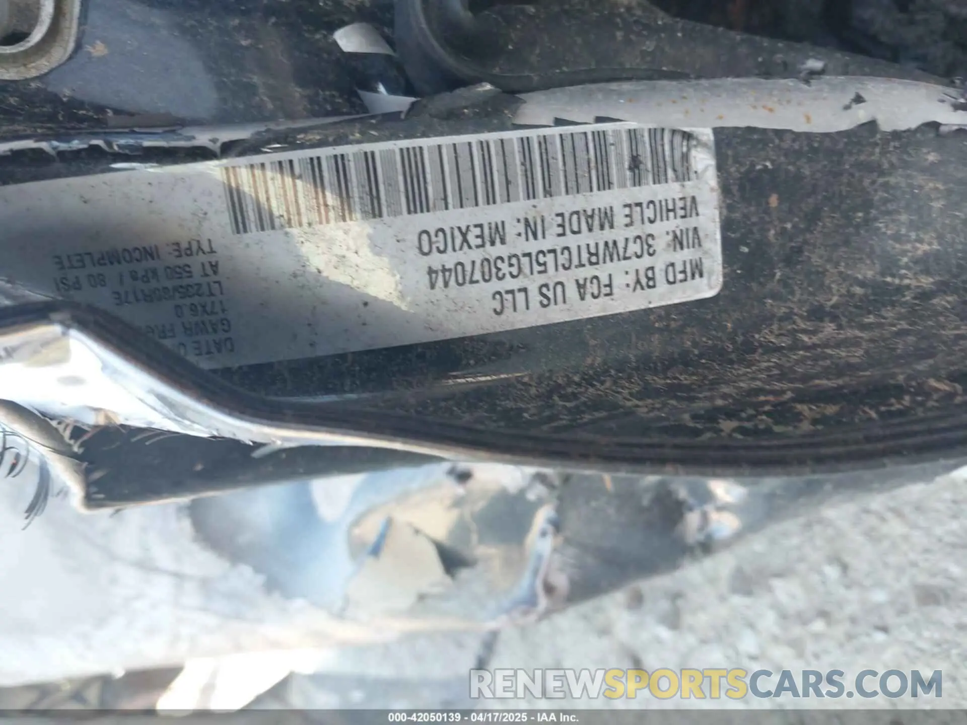 9 Photograph of a damaged car 3C7WRTCL5LG307044 RAM 3500 CHASSIS 2020