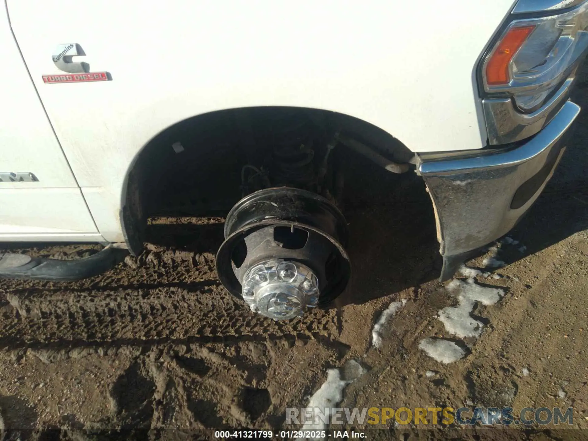 13 Photograph of a damaged car 3C7WRTCL9LG122687 RAM 3500 CHASSIS 2020