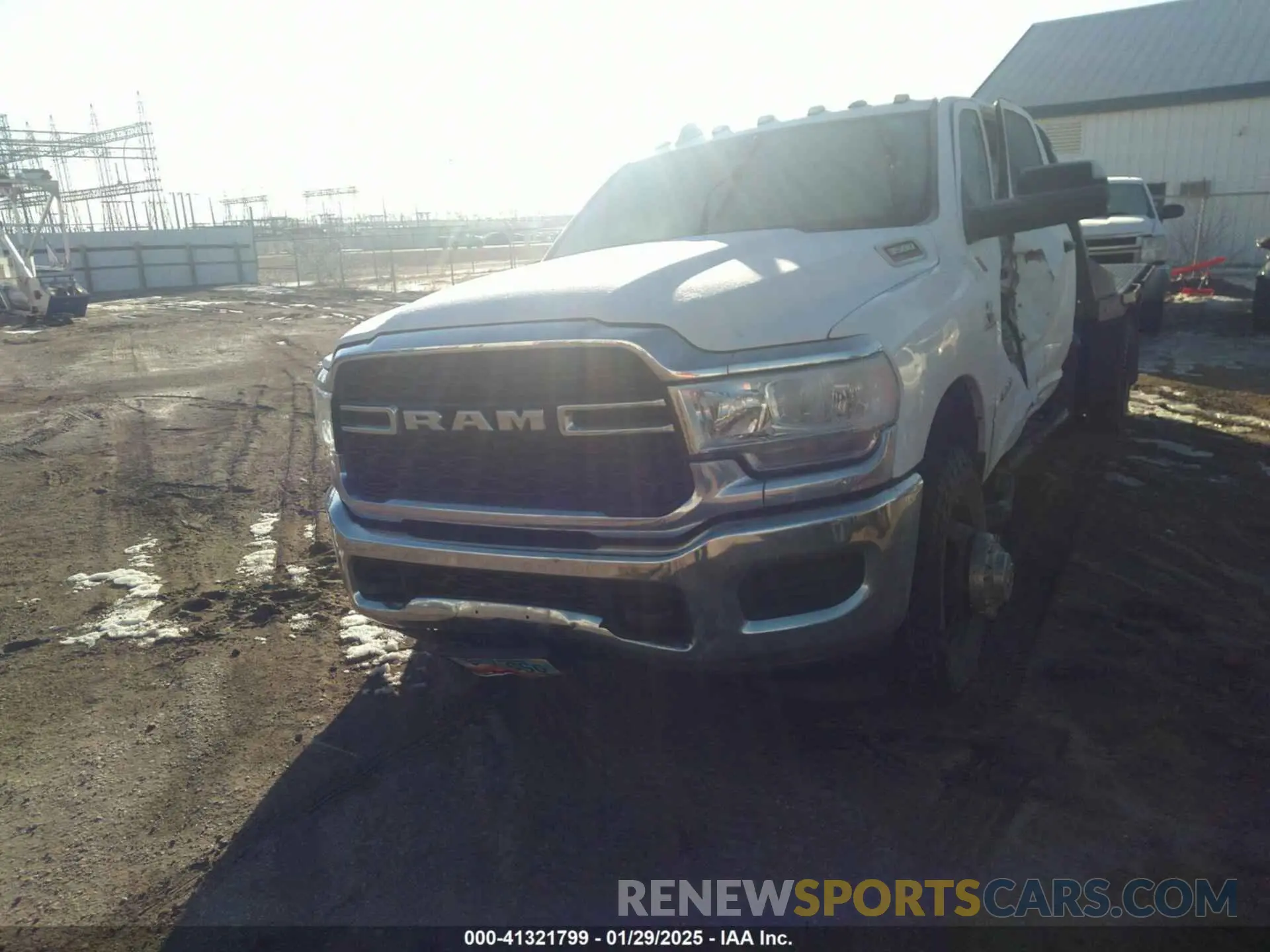2 Photograph of a damaged car 3C7WRTCL9LG122687 RAM 3500 CHASSIS 2020