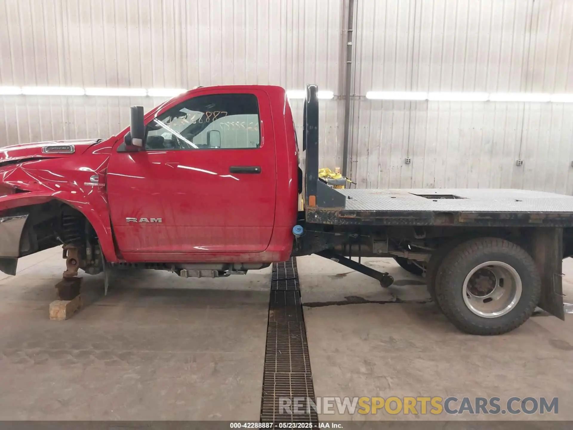 15 Photograph of a damaged car 3C7WRTAL1MG673300 RAM 3500 CHASSIS 2021