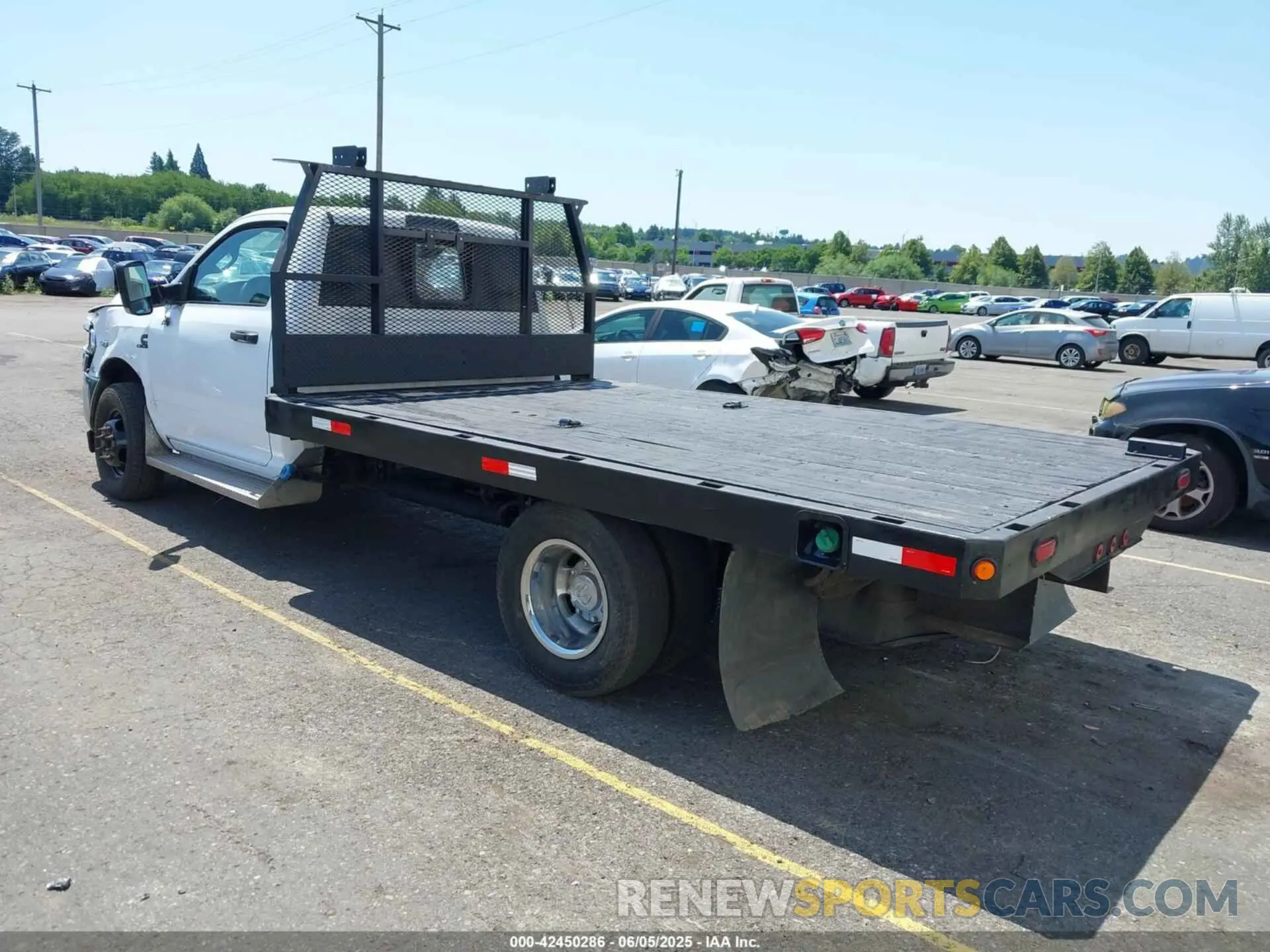 3 Photograph of a damaged car 3C7WRTBL4MG522126 RAM 3500 CHASSIS 2021
