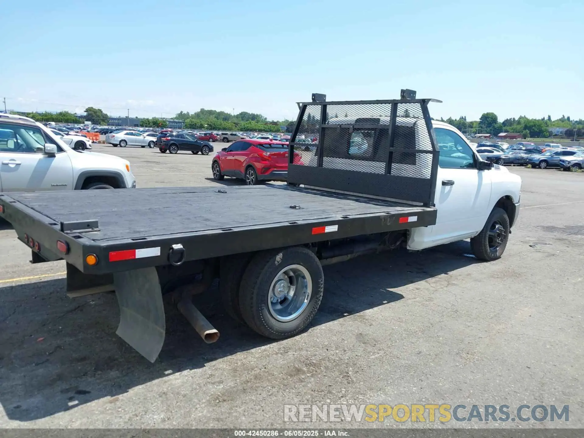 4 Photograph of a damaged car 3C7WRTBL4MG522126 RAM 3500 CHASSIS 2021