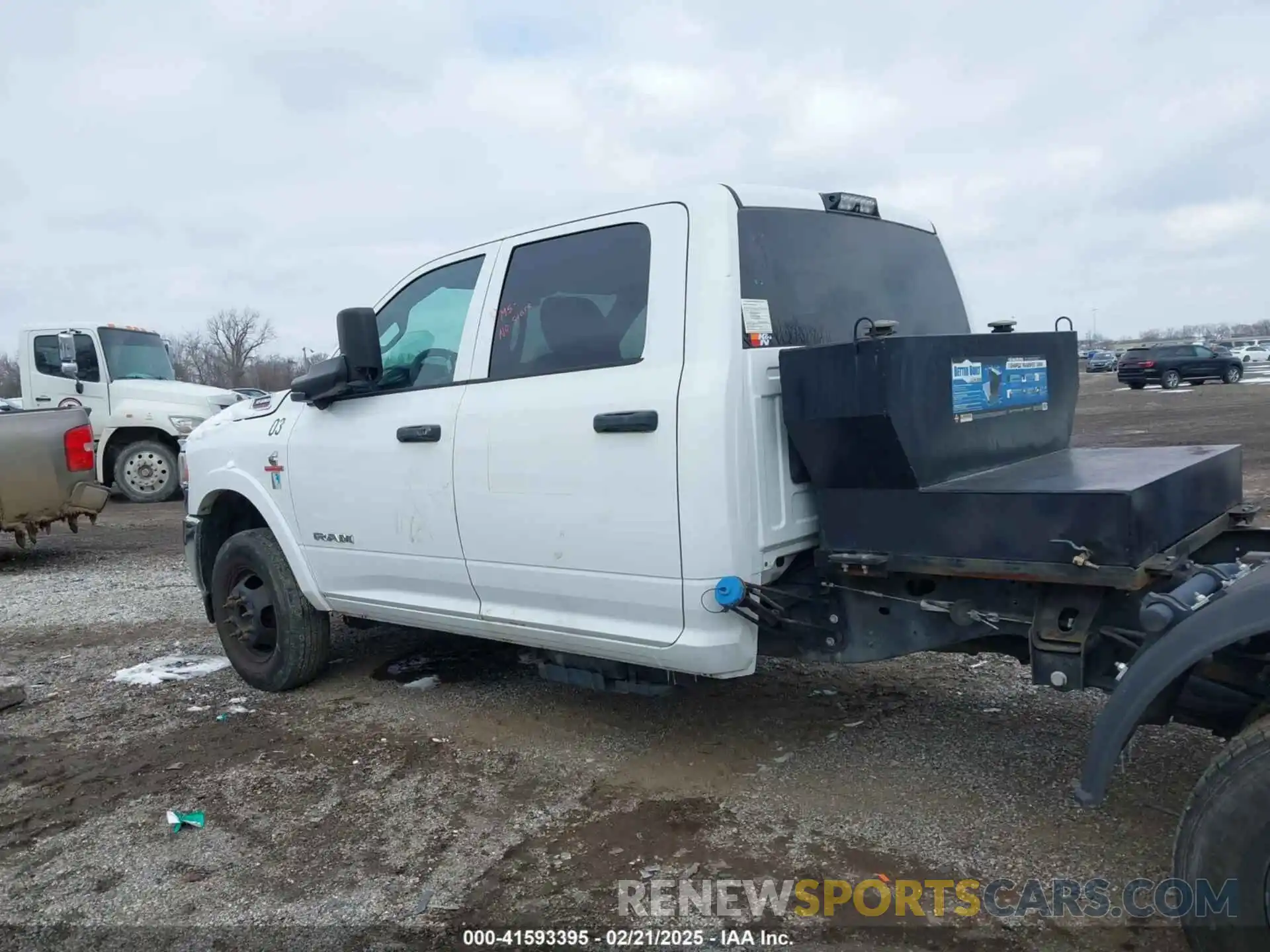 16 Photograph of a damaged car 3C7WRTCL2MG604001 RAM 3500 CHASSIS 2021