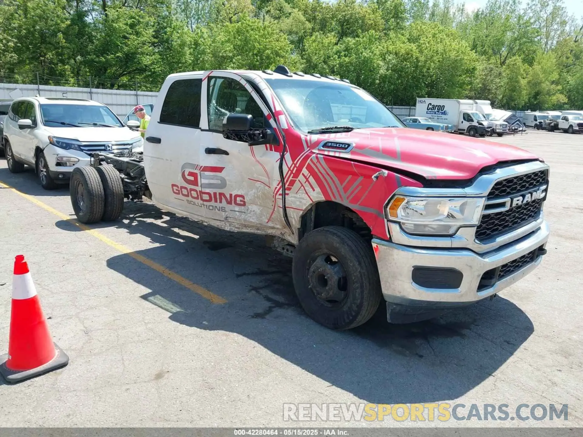 1 Photograph of a damaged car 3C7WRTCL8MG644549 RAM 3500 CHASSIS 2021