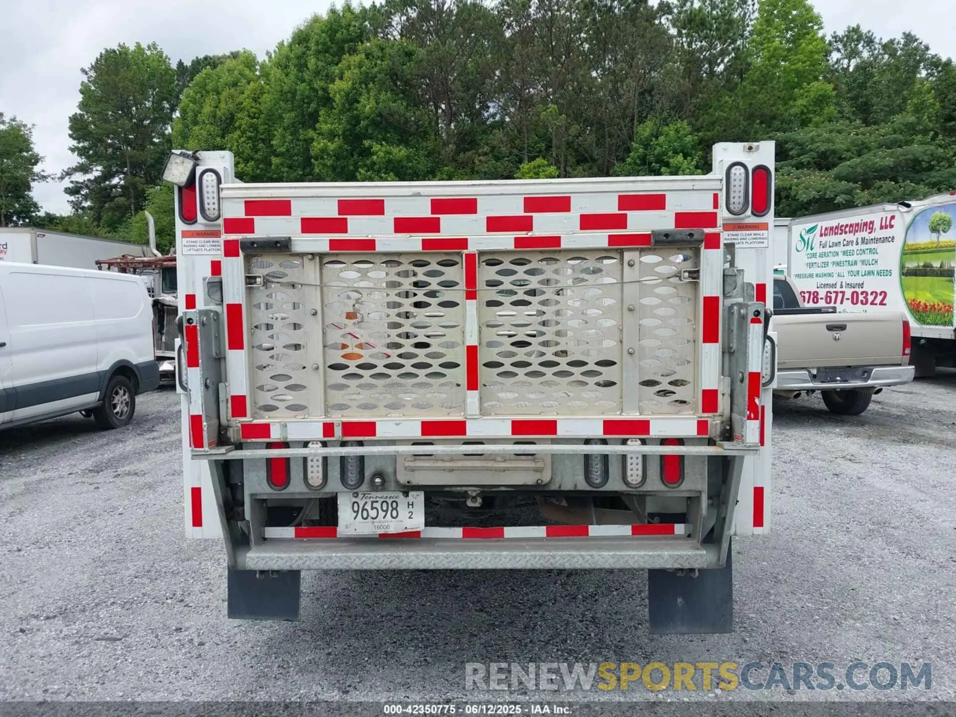16 Photograph of a damaged car 3C7WRCAJ5NG241583 RAM 3500 CHASSIS 2022