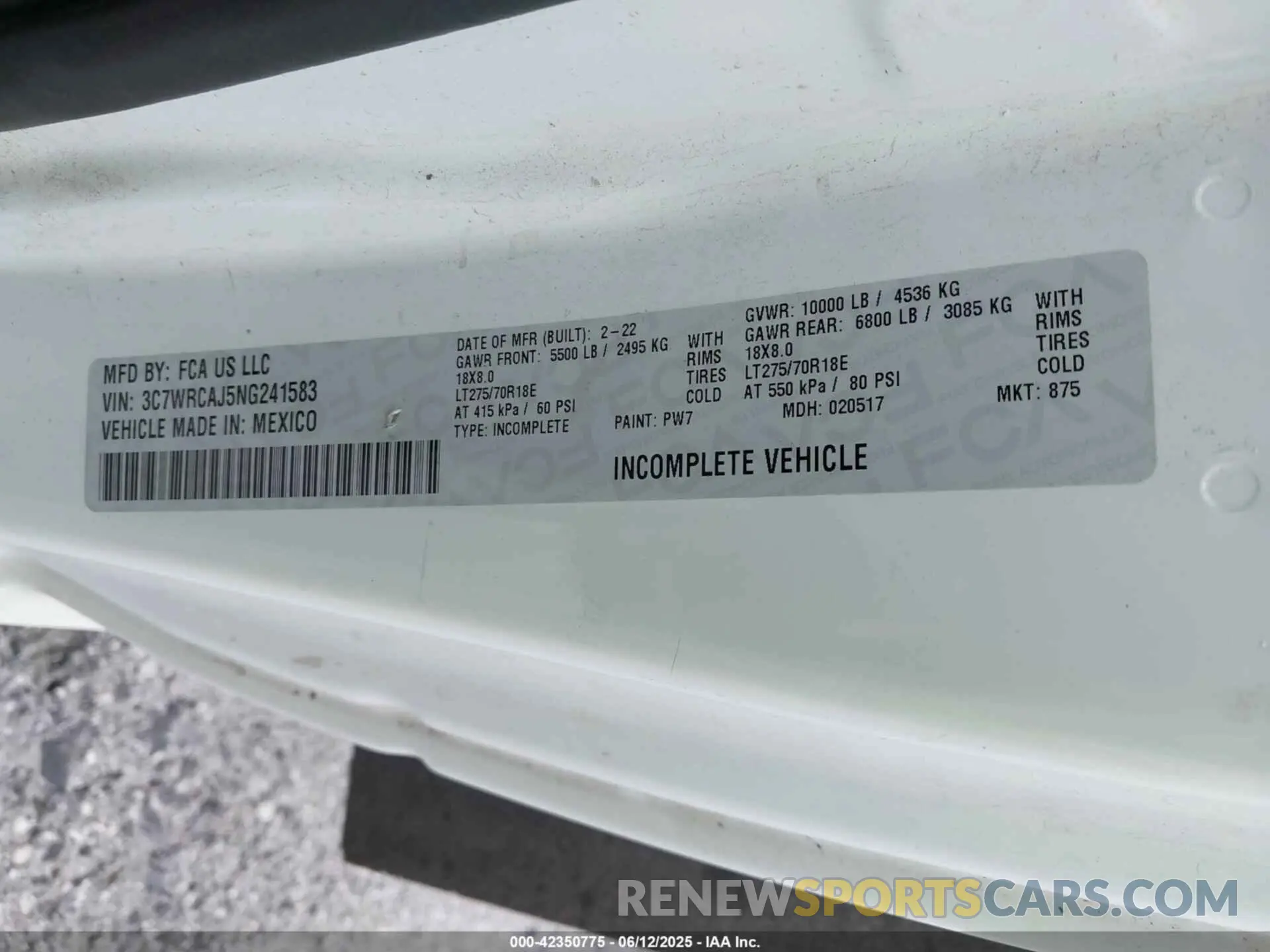 9 Photograph of a damaged car 3C7WRCAJ5NG241583 RAM 3500 CHASSIS 2022