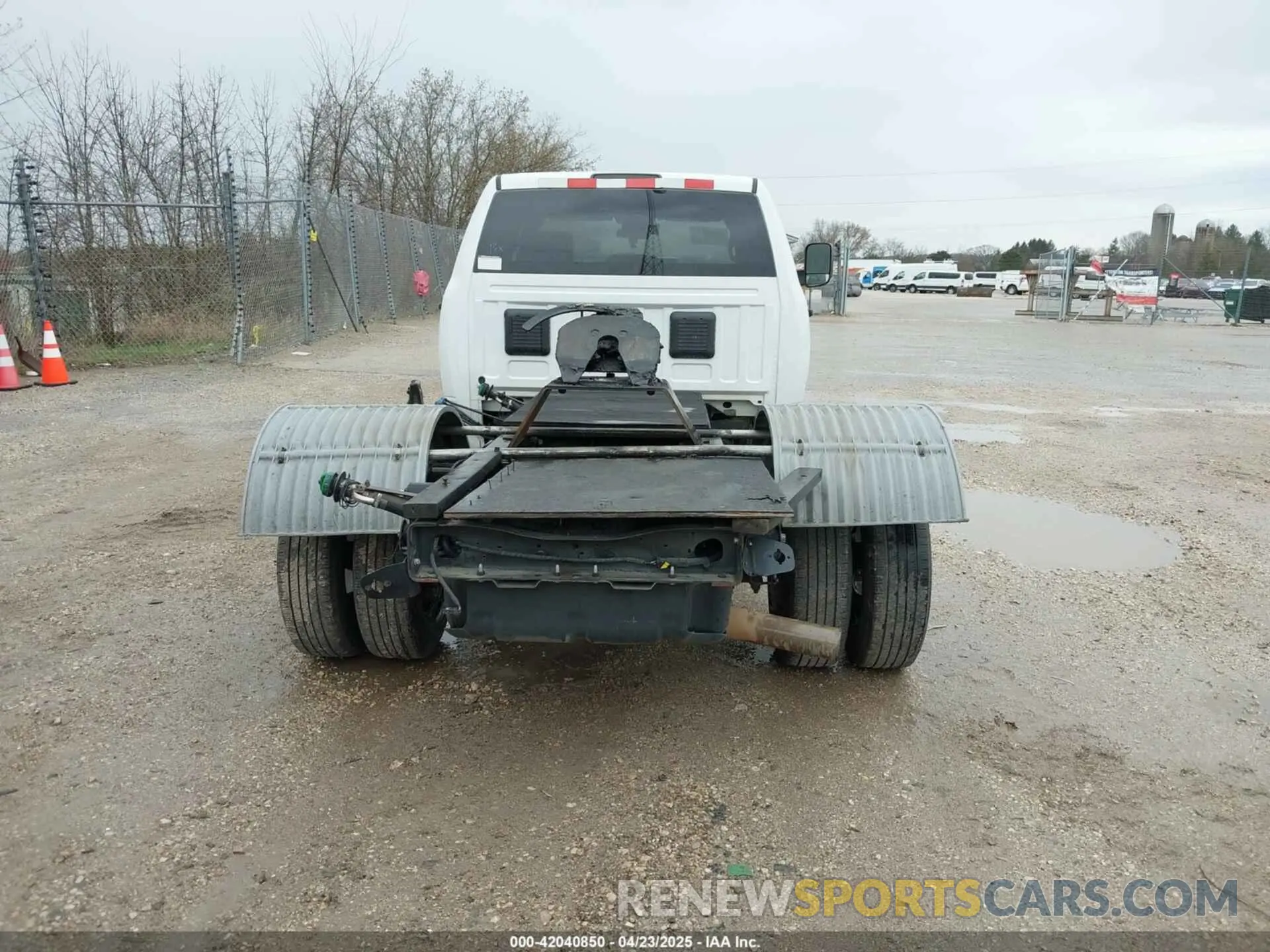 16 Photograph of a damaged car 3C7WRSCL2NG238858 RAM 3500 CHASSIS 2022