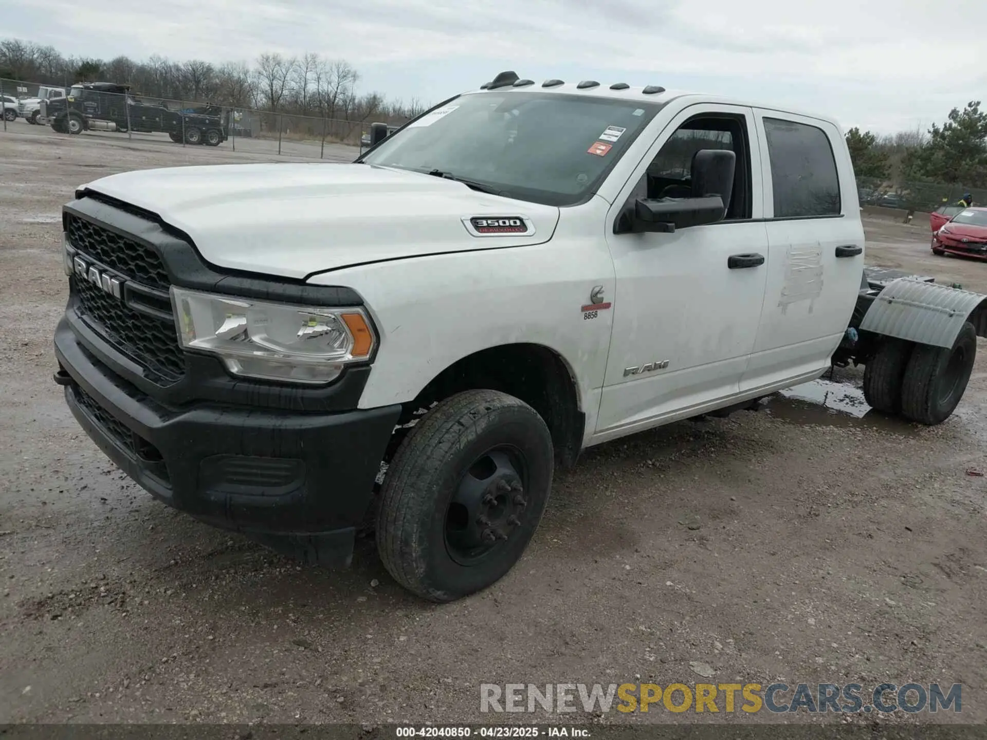 2 Photograph of a damaged car 3C7WRSCL2NG238858 RAM 3500 CHASSIS 2022