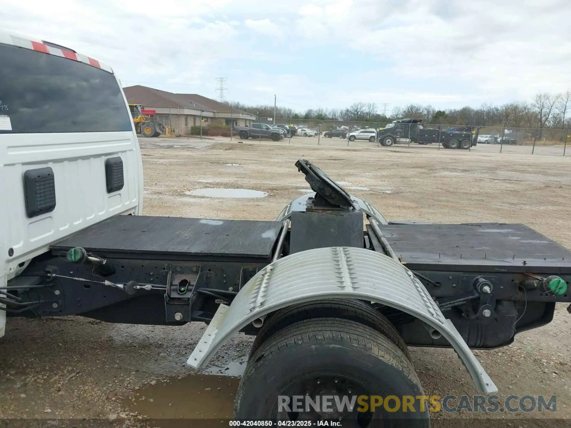 6 Photograph of a damaged car 3C7WRSCL2NG238858 RAM 3500 CHASSIS 2022