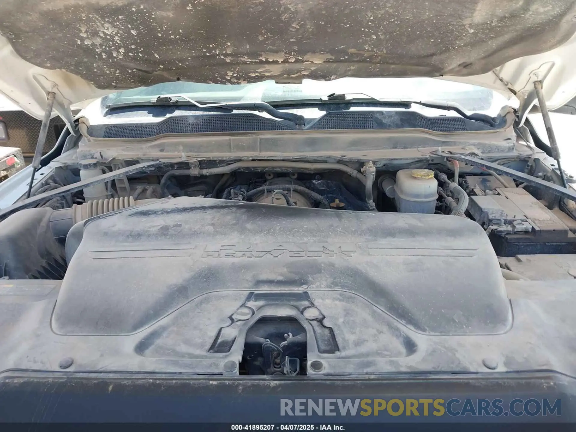 9 Photograph of a damaged car 3C7WRTCJ3NG341971 RAM 3500 CHASSIS 2022