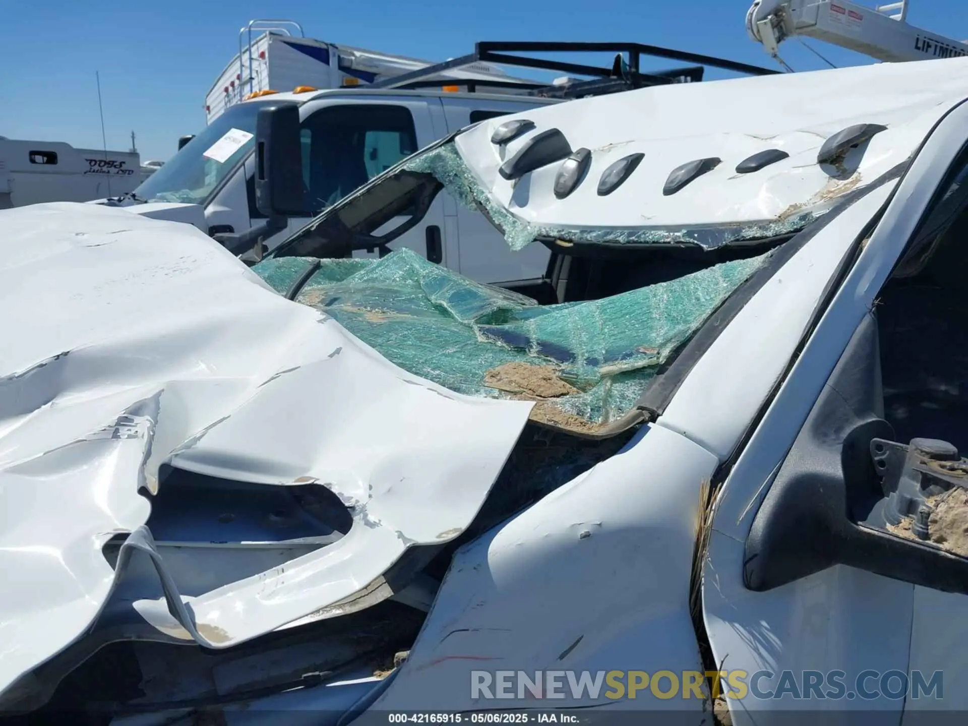 15 Photograph of a damaged car 3C7WRTCL2NG270246 RAM 3500 CHASSIS 2022