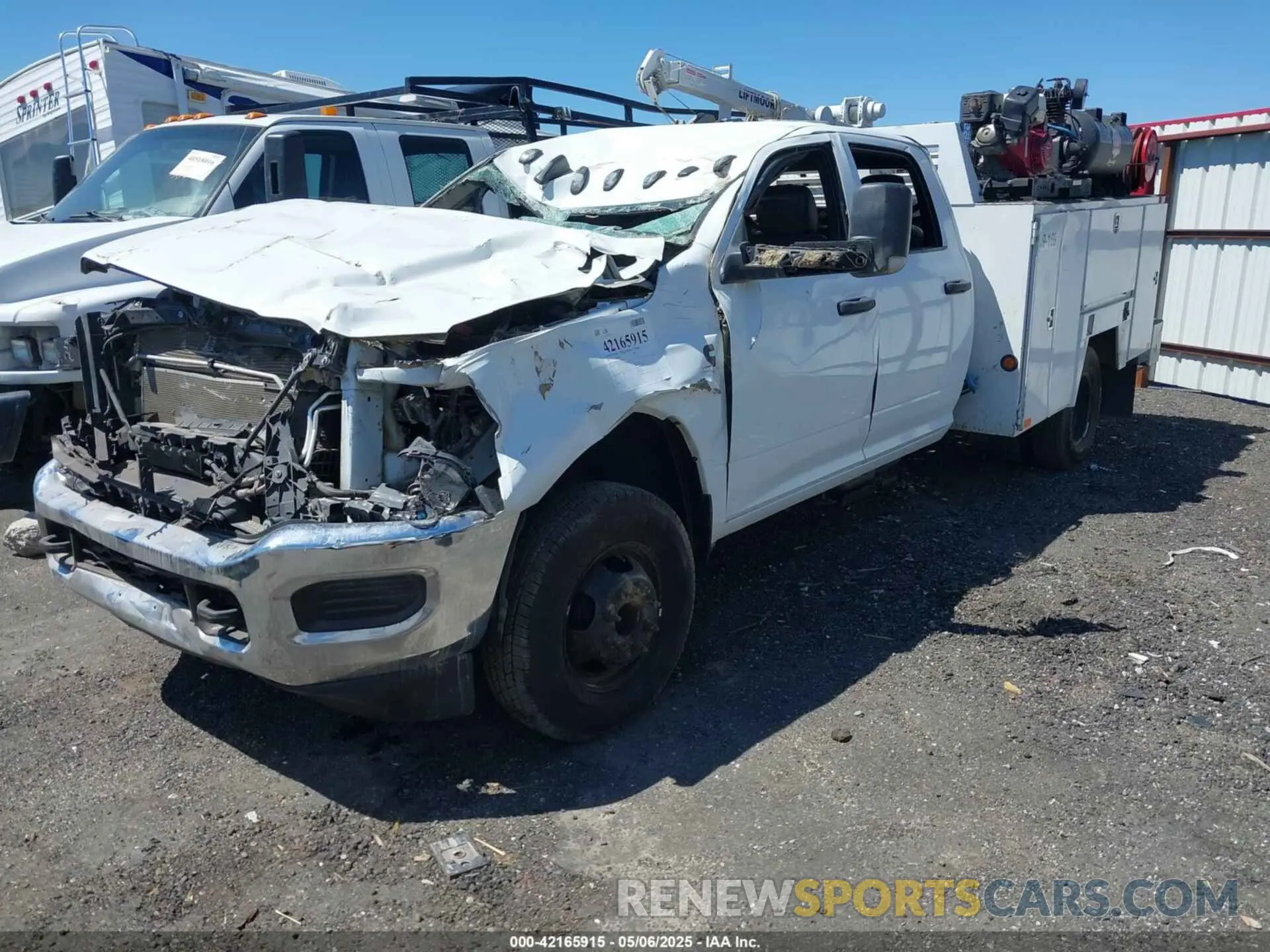 2 Photograph of a damaged car 3C7WRTCL2NG270246 RAM 3500 CHASSIS 2022