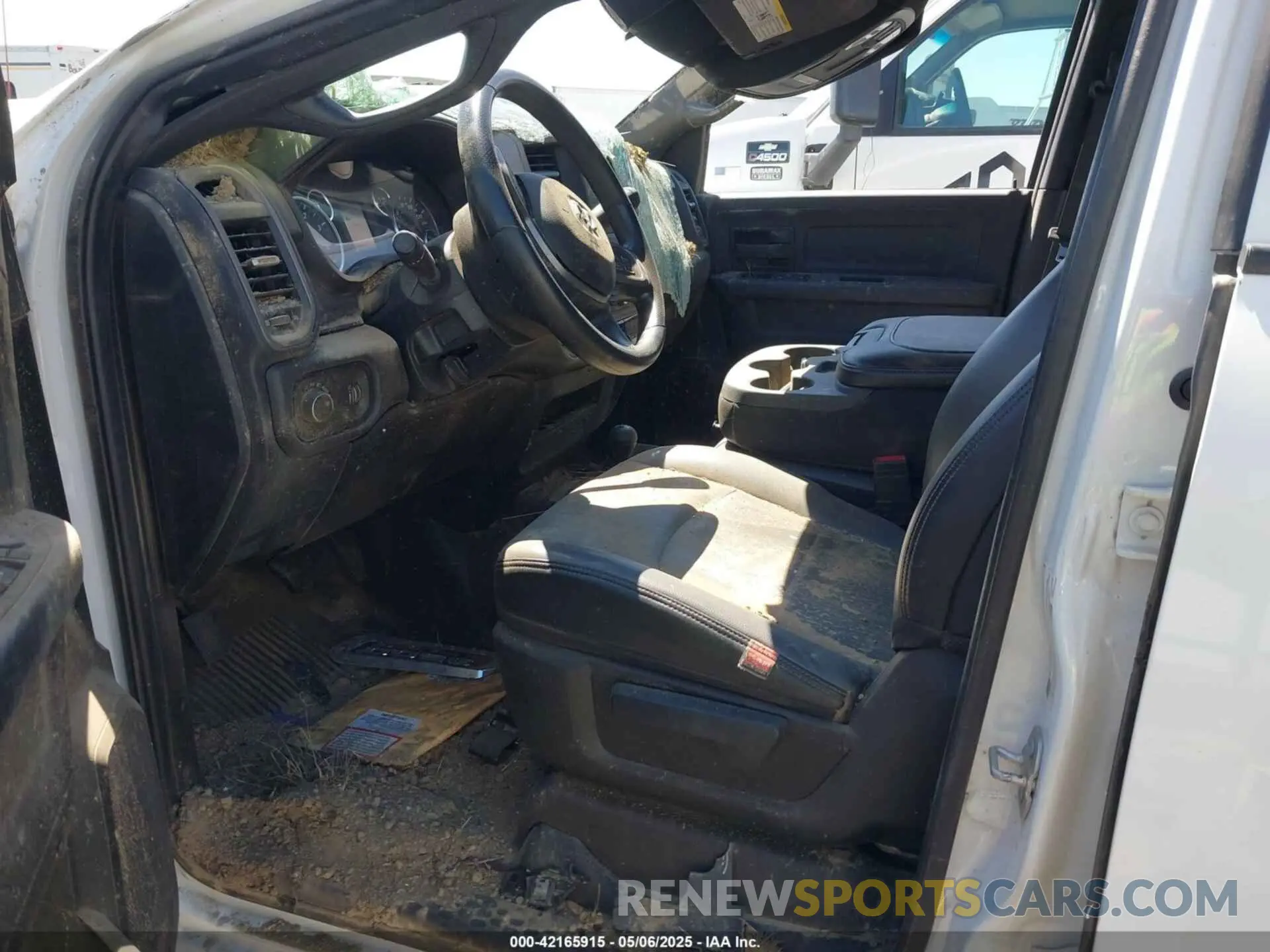 5 Photograph of a damaged car 3C7WRTCL2NG270246 RAM 3500 CHASSIS 2022