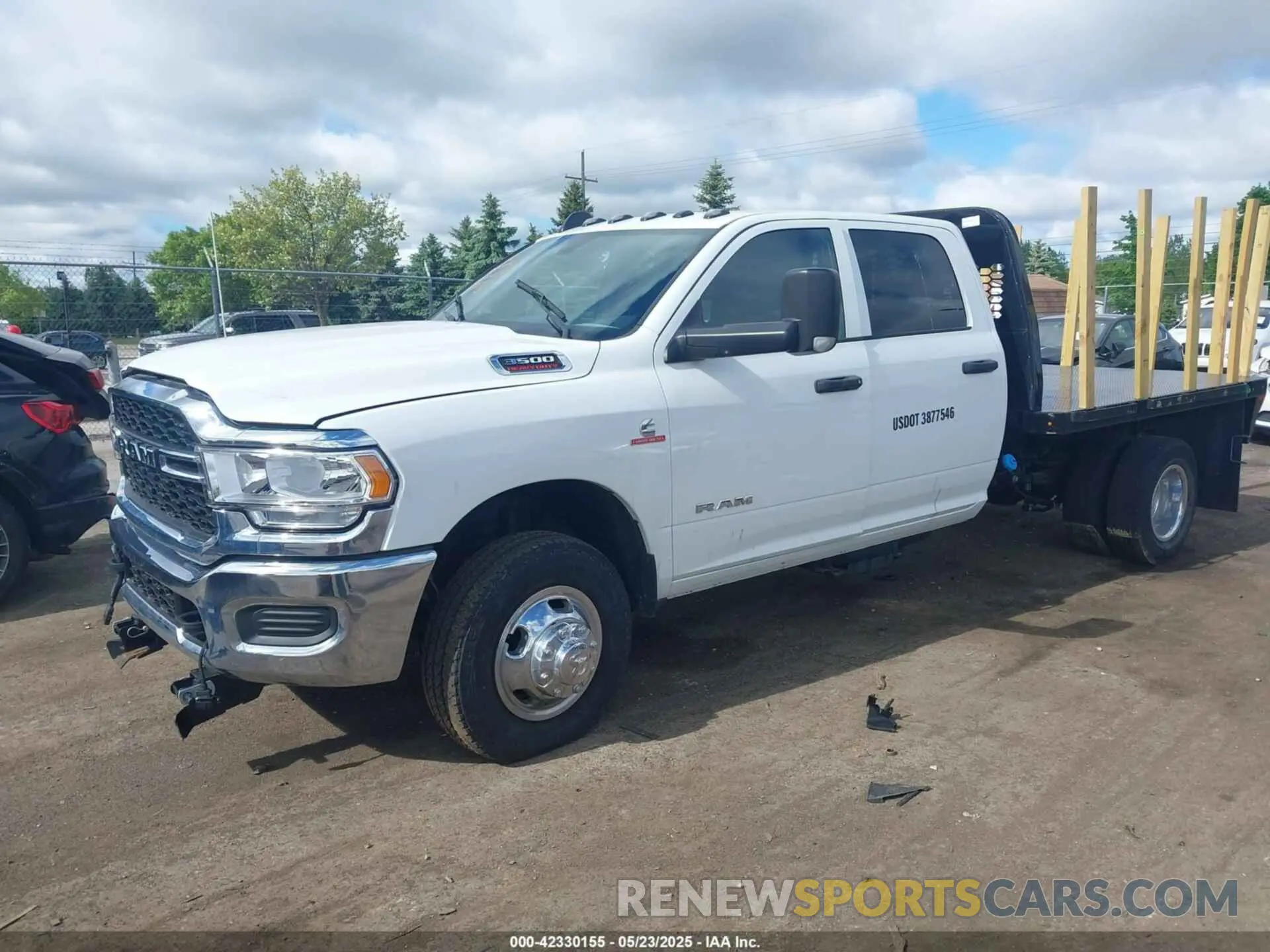 2 Photograph of a damaged car 3C7WRTCL5NG279975 RAM 3500 CHASSIS 2022