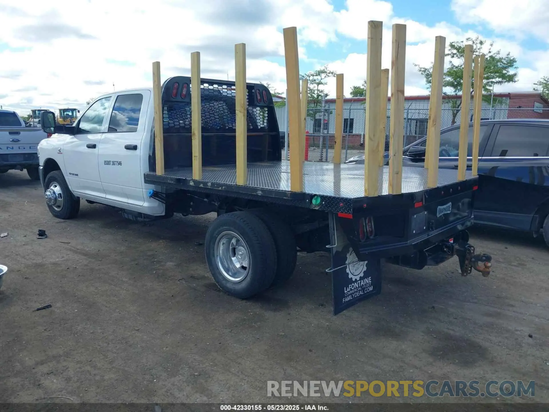 3 Photograph of a damaged car 3C7WRTCL5NG279975 RAM 3500 CHASSIS 2022