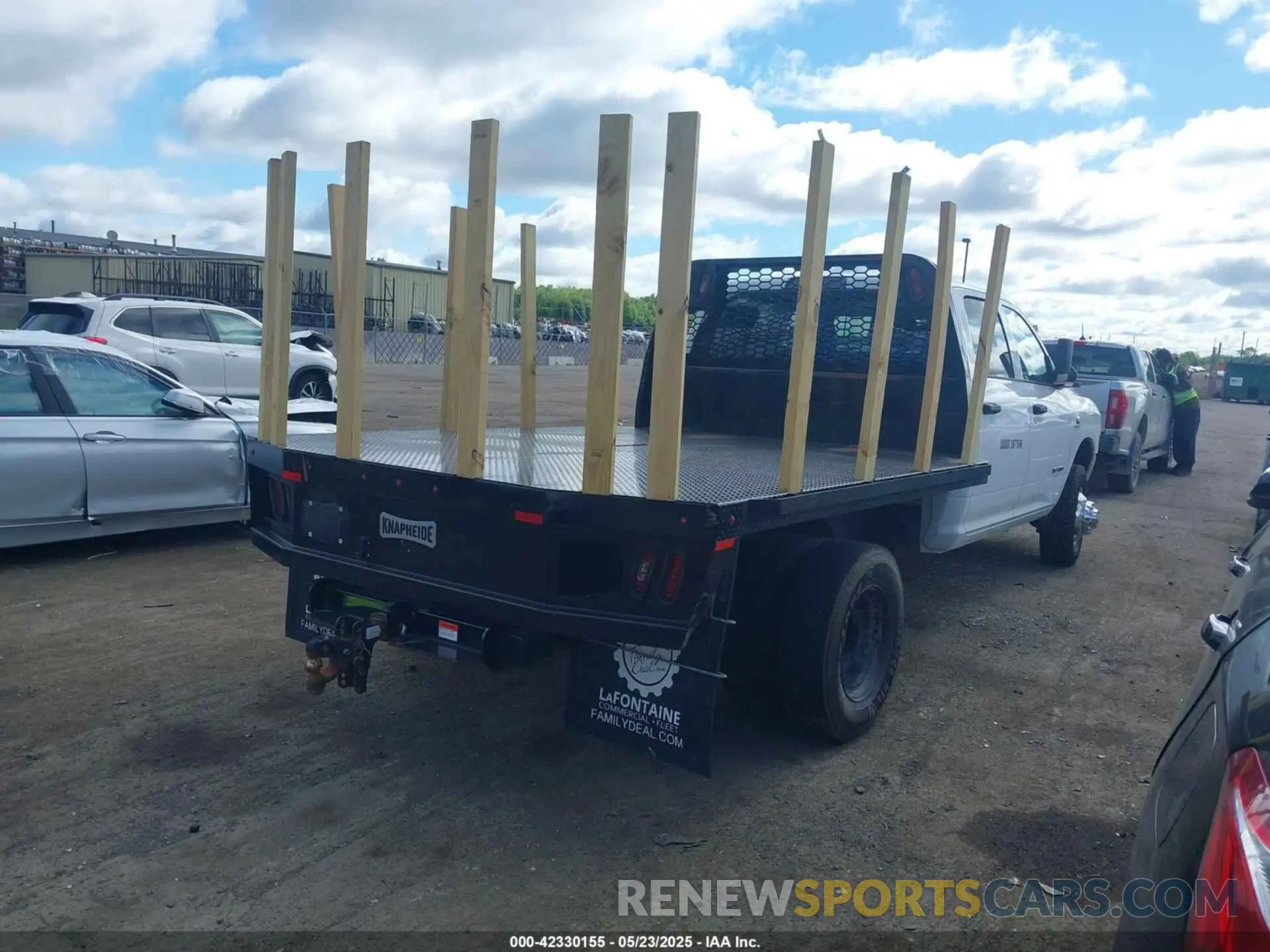4 Photograph of a damaged car 3C7WRTCL5NG279975 RAM 3500 CHASSIS 2022