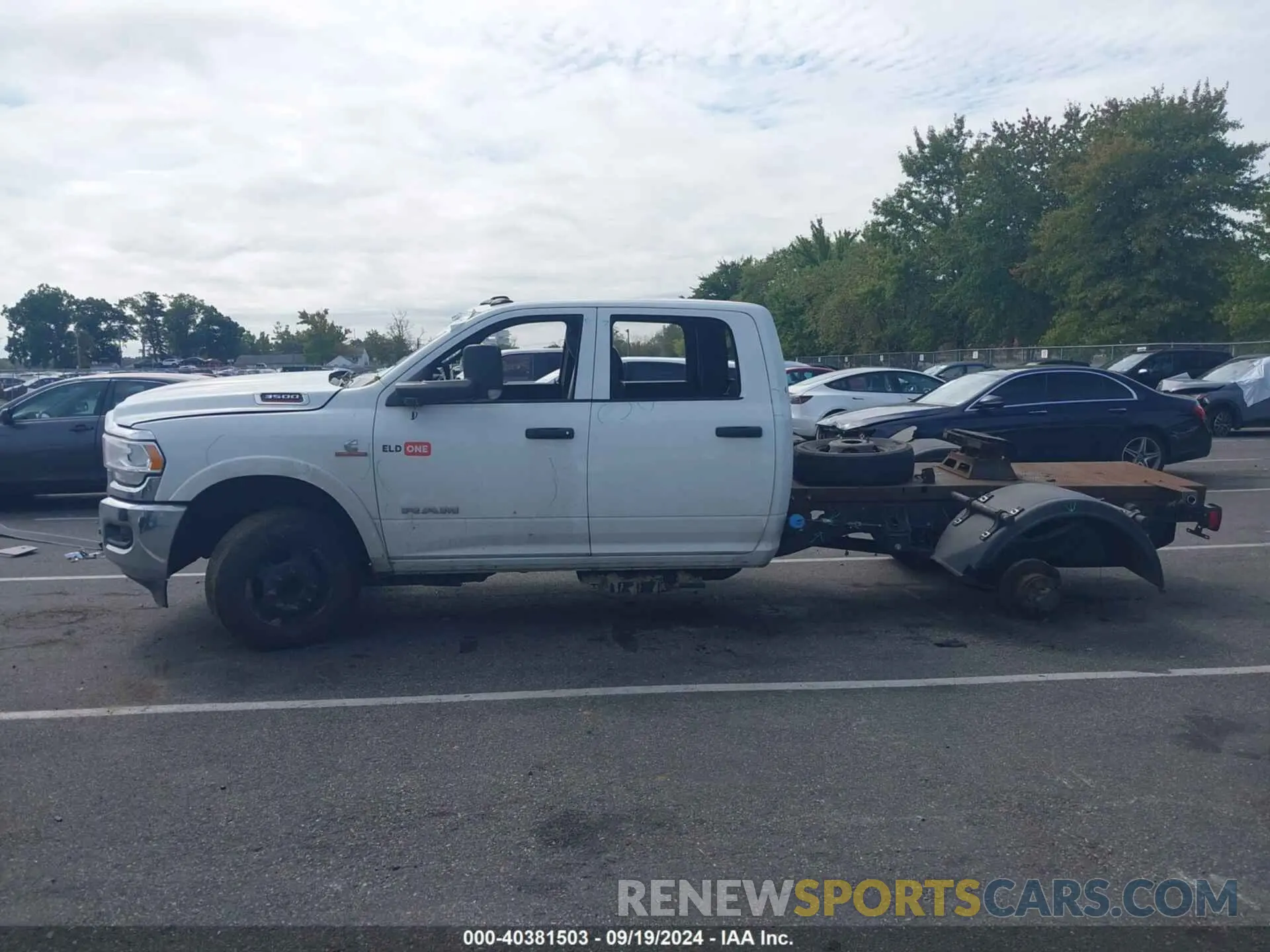 13 Photograph of a damaged car 3C7WRTCLXNG356890 RAM 3500 CHASSIS 2022