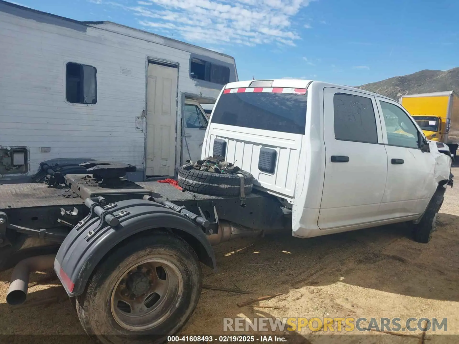 16 Photograph of a damaged car 3C7WRTCL3PG650666 RAM 3500 CHASSIS 2023