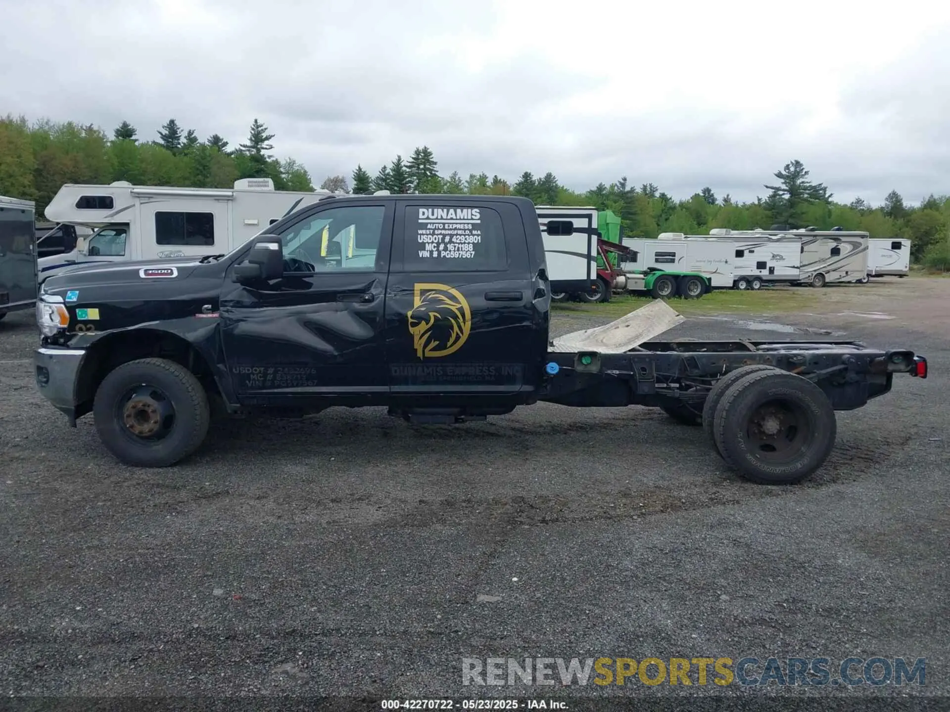 16 Photograph of a damaged car 3C7WRTCL9PG597567 RAM 3500 CHASSIS 2023