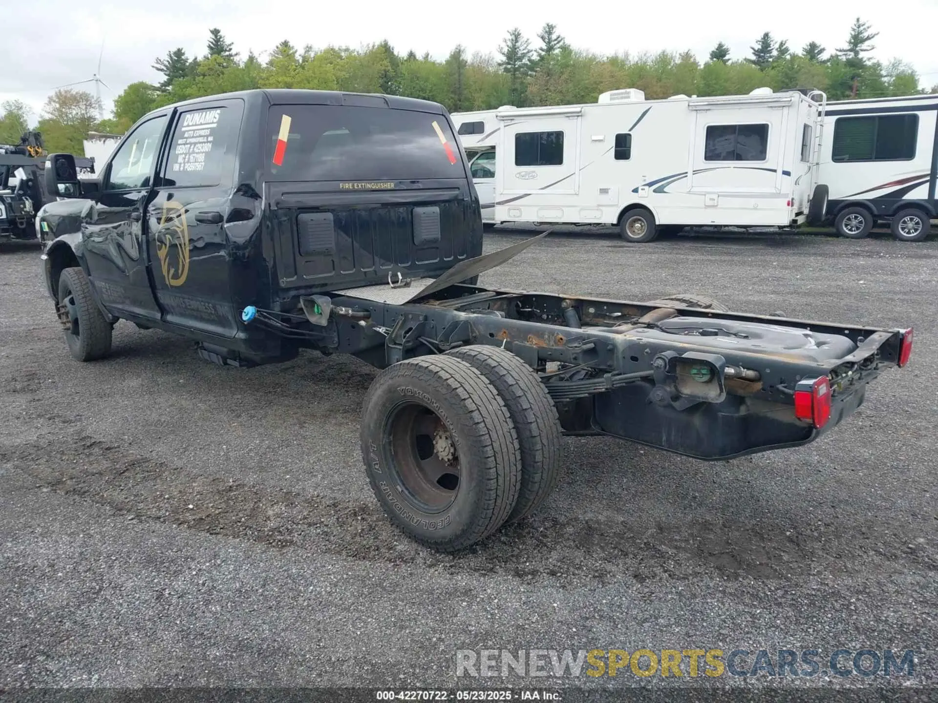 3 Photograph of a damaged car 3C7WRTCL9PG597567 RAM 3500 CHASSIS 2023