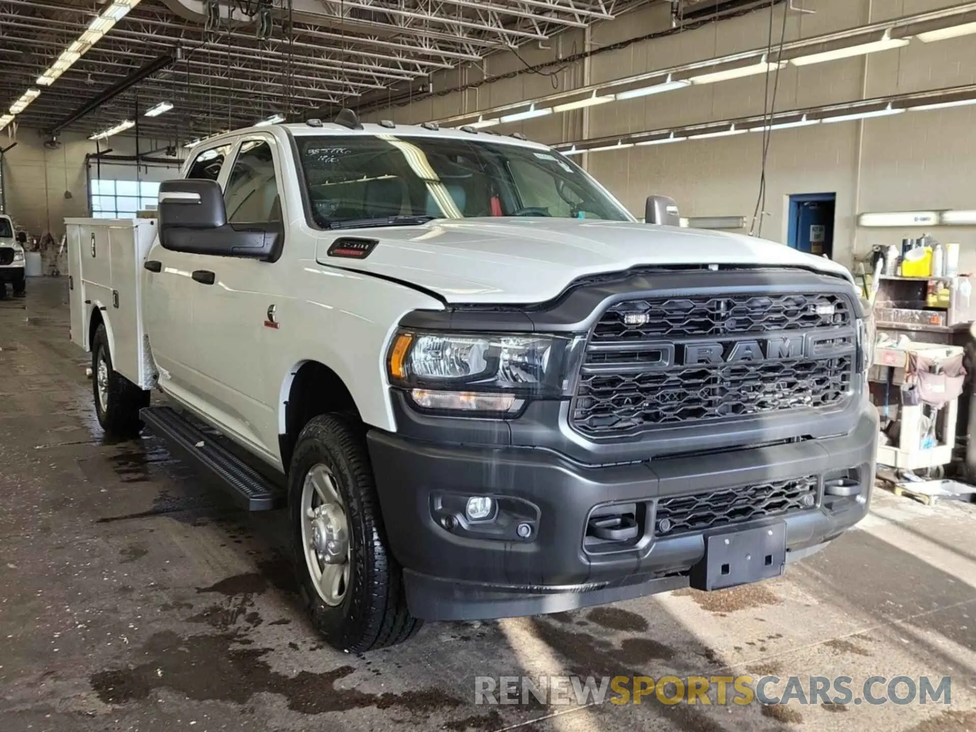 1 Photograph of a damaged car 3C7WR9CL7RG261597 RAM 3500 CHASSIS 2024
