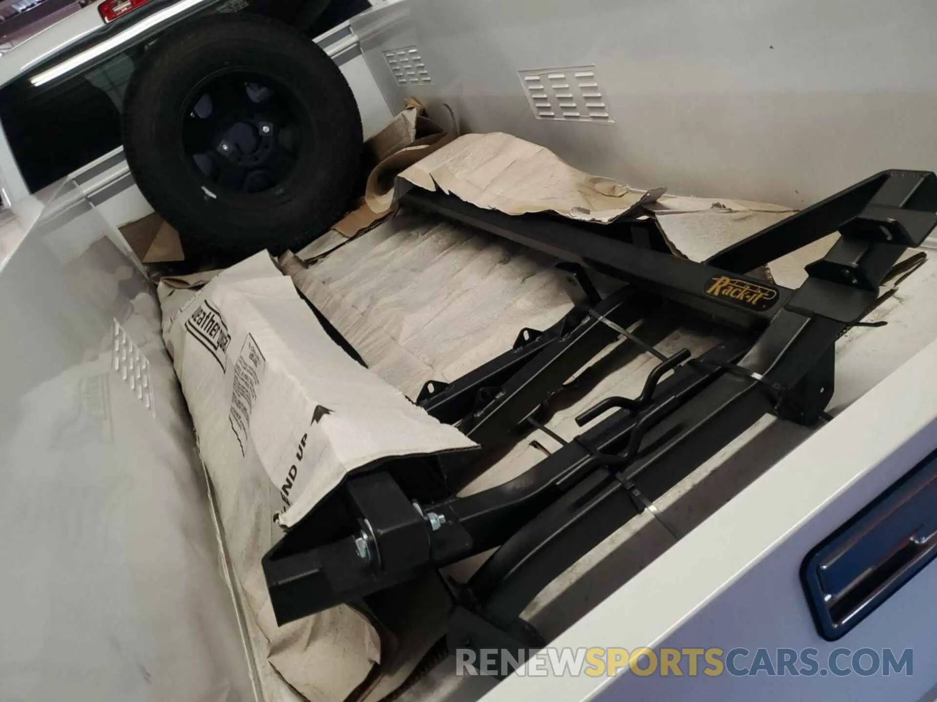 22 Photograph of a damaged car 3C7WR9CLXRG274358 RAM 3500 CHASSIS 2024
